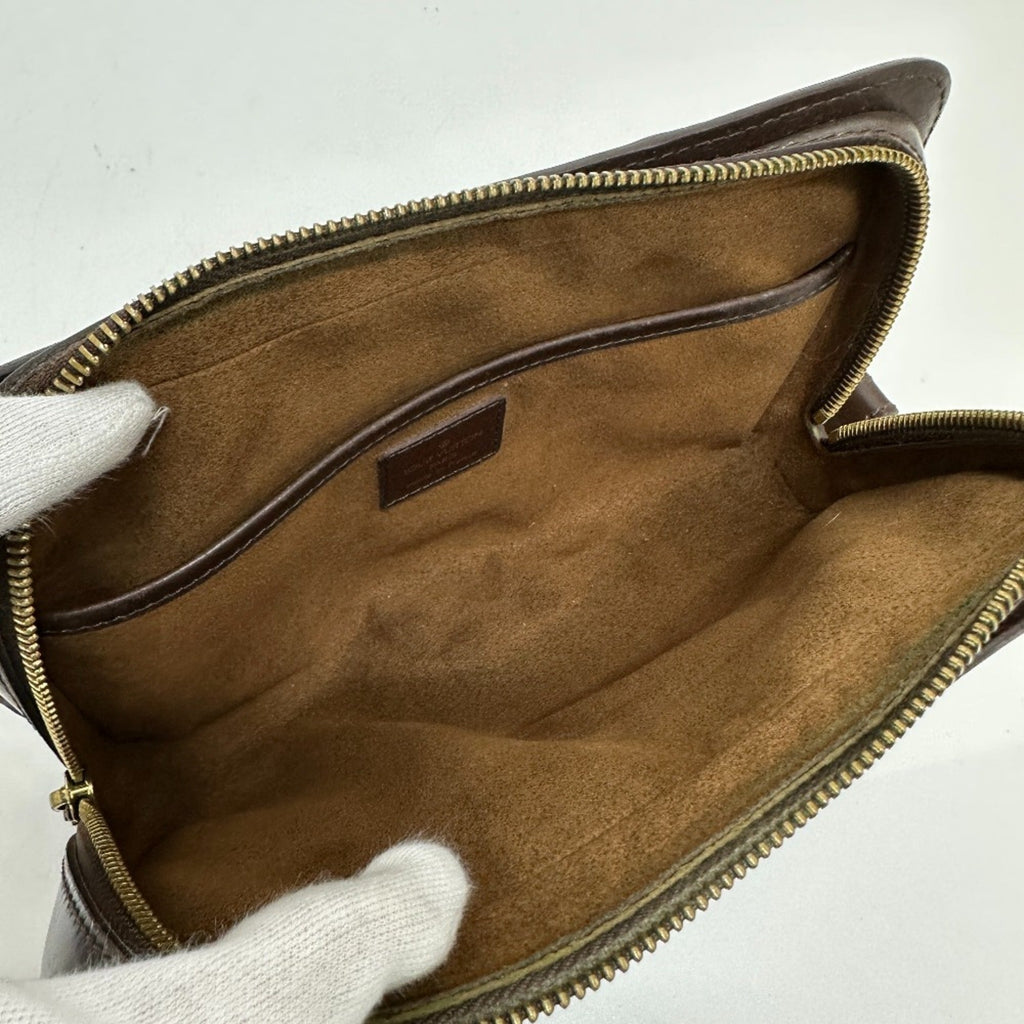 Louis Vuitton Brown Other Clutch Bag (Pre-Owned)