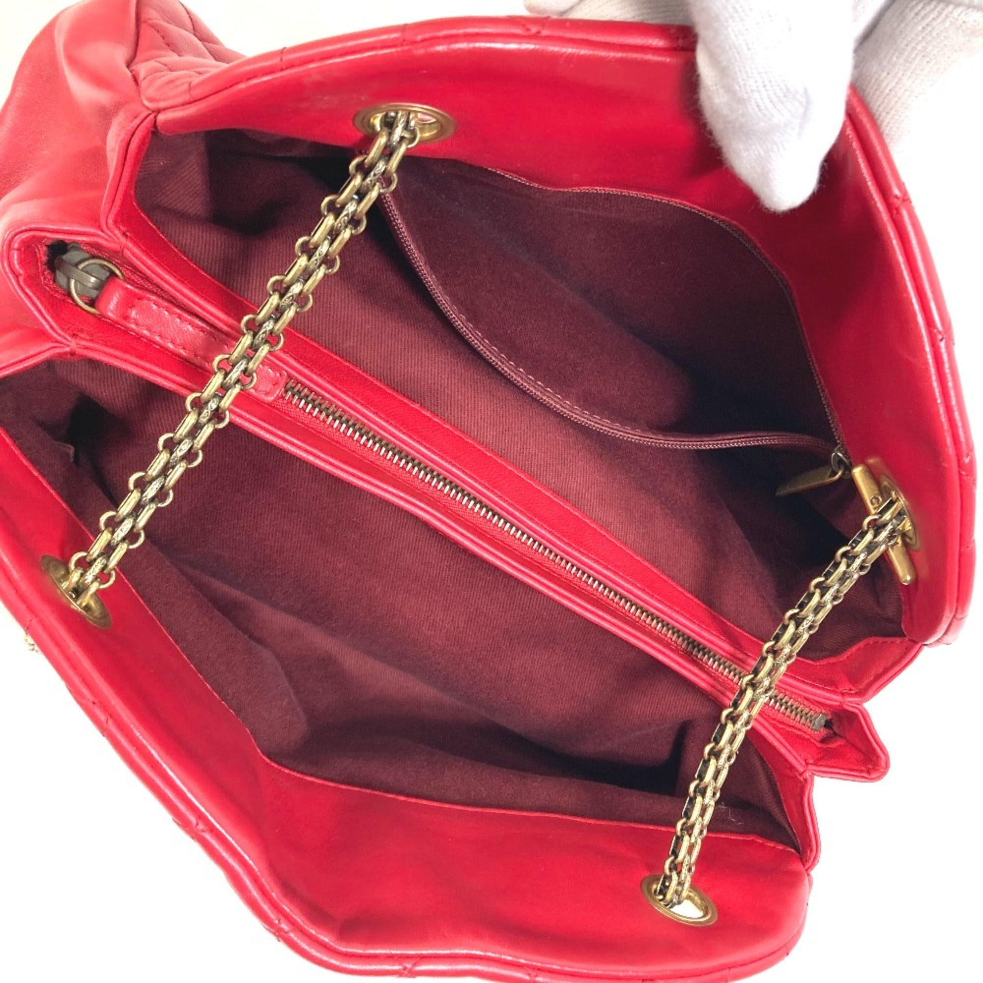 Chanel Red Leather Shoulder Bag (Pre-Owned)