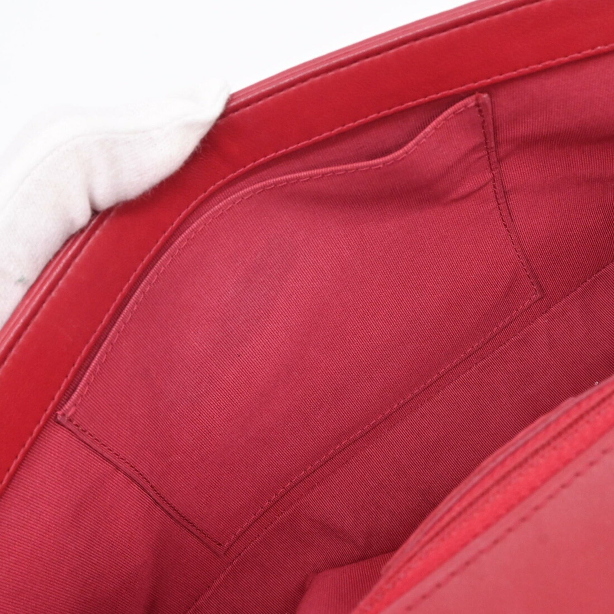 Chanel Red Color Leather Shoulder Bag (Pre-Owned)