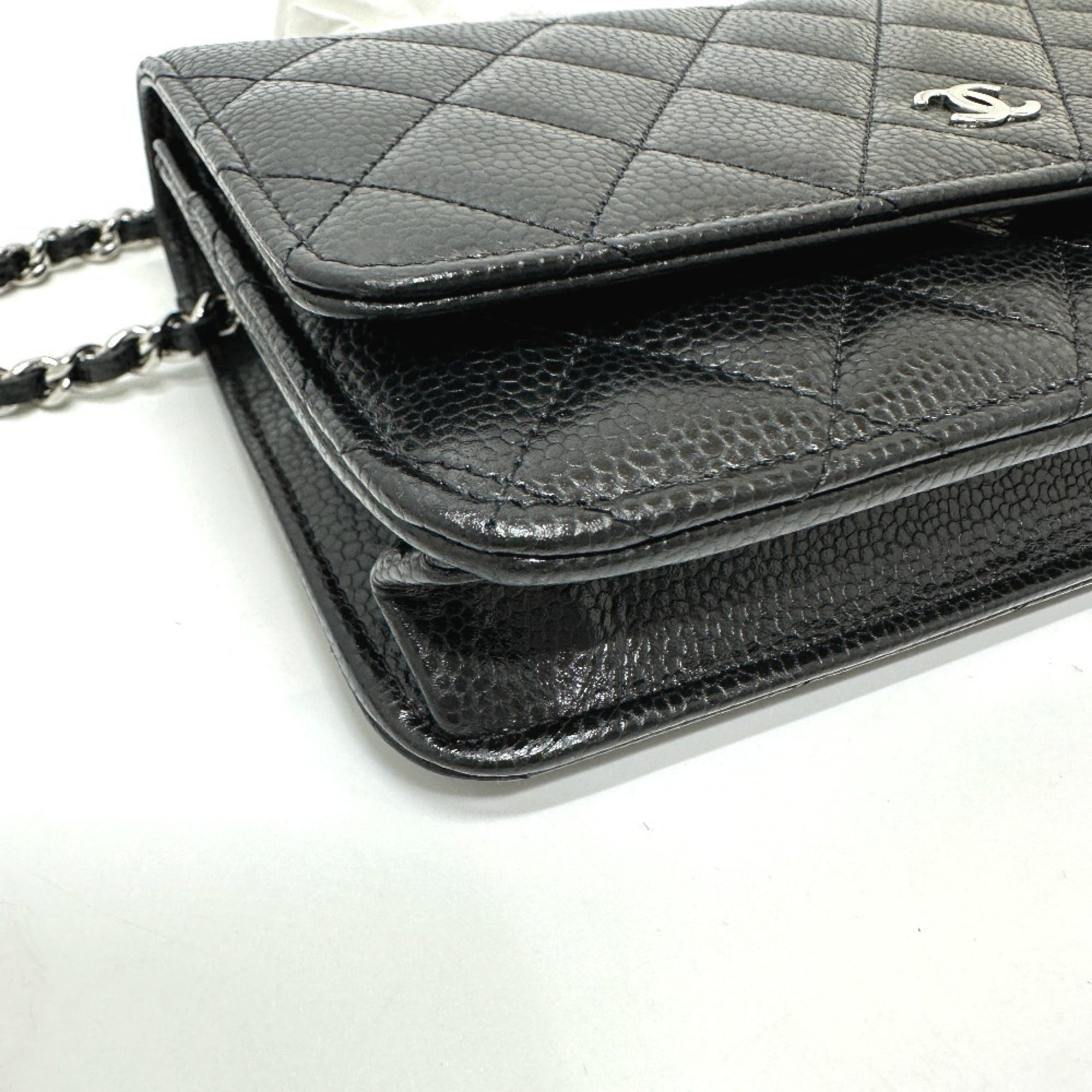 Chanel Black Caviar Leather Shoulder Bag (Pre-Owned)