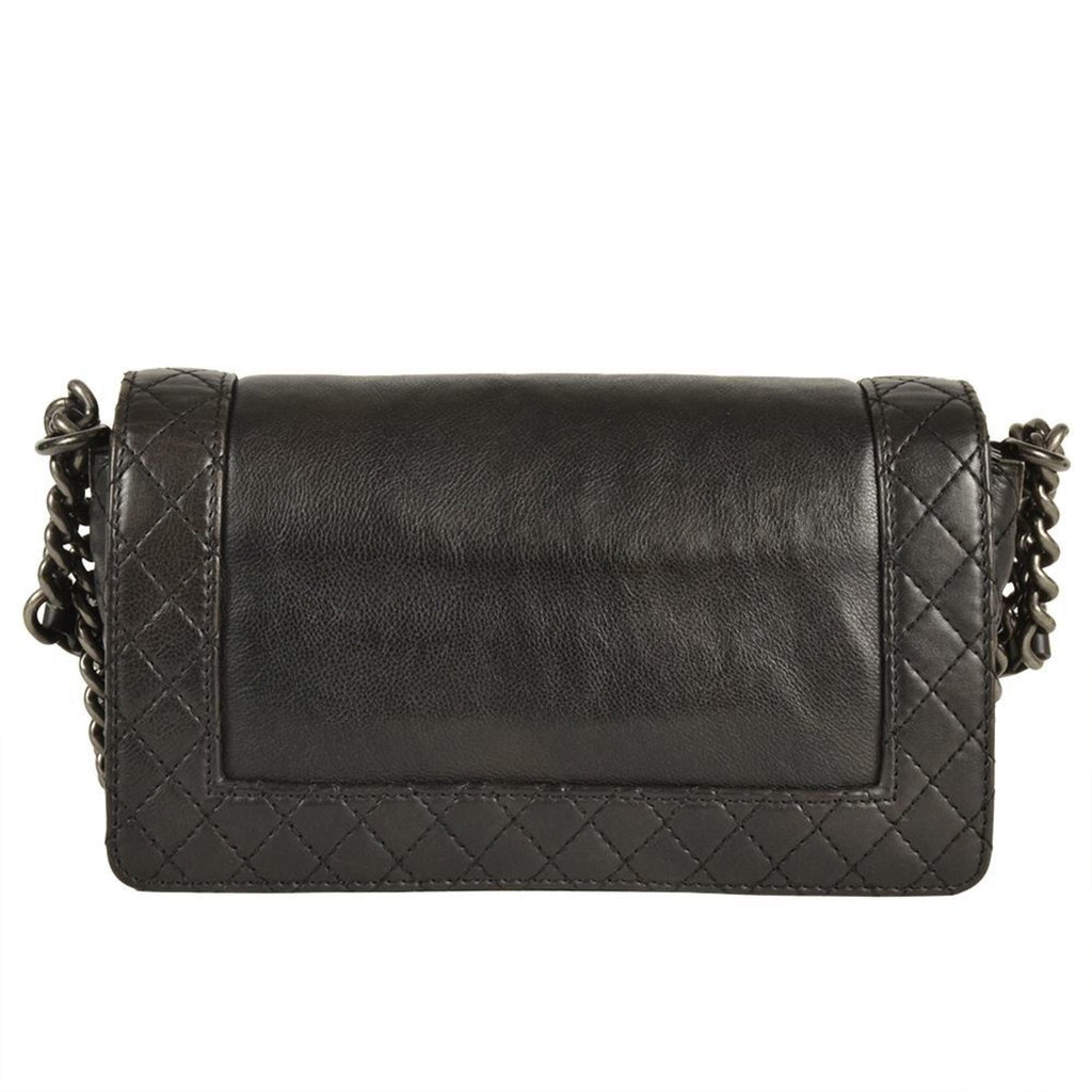 Chanel Black Leather Shoulder Bag (Pre-Owned)