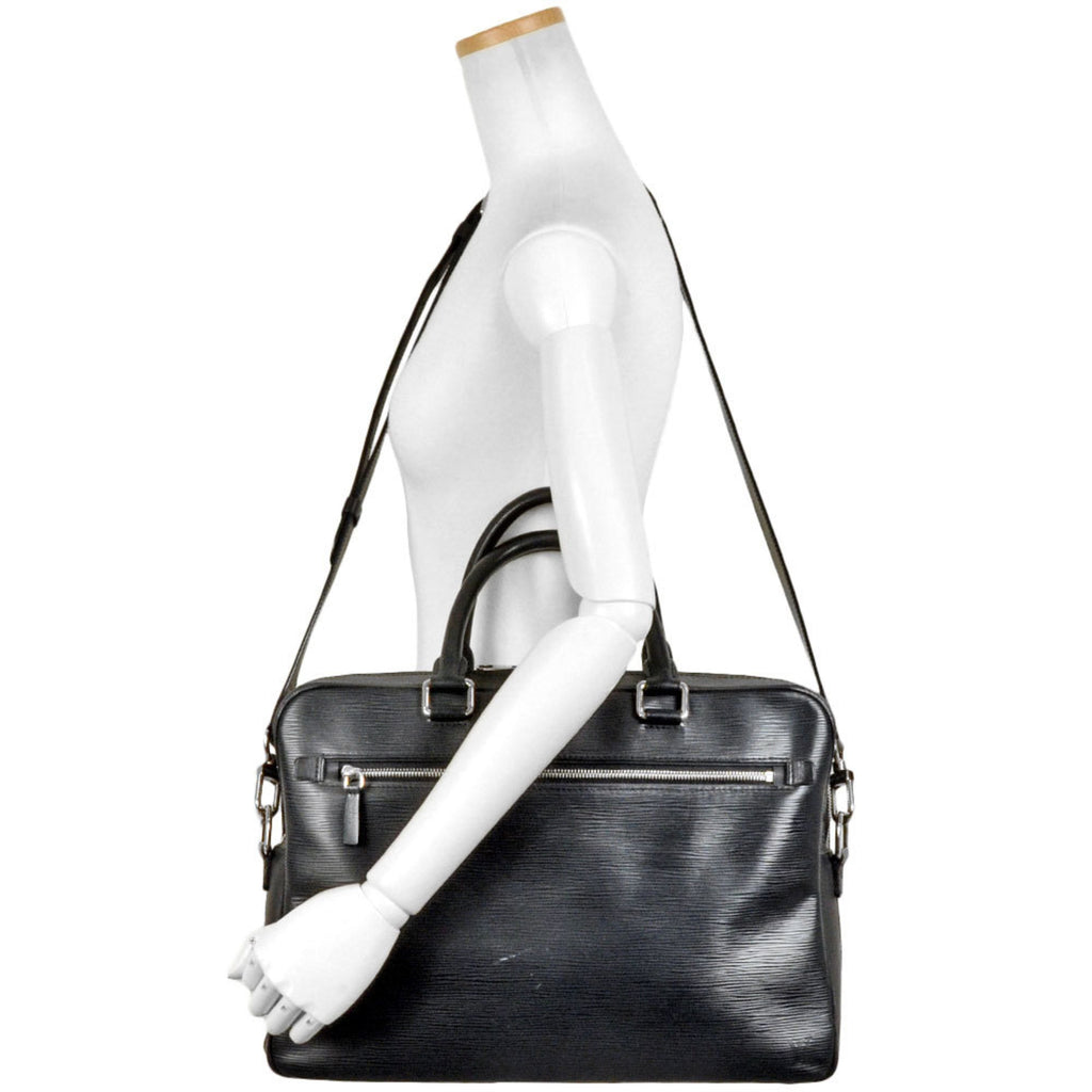 Louis Vuitton Black Noir Epi Leather Shoulder Bag (Pre-Owned)