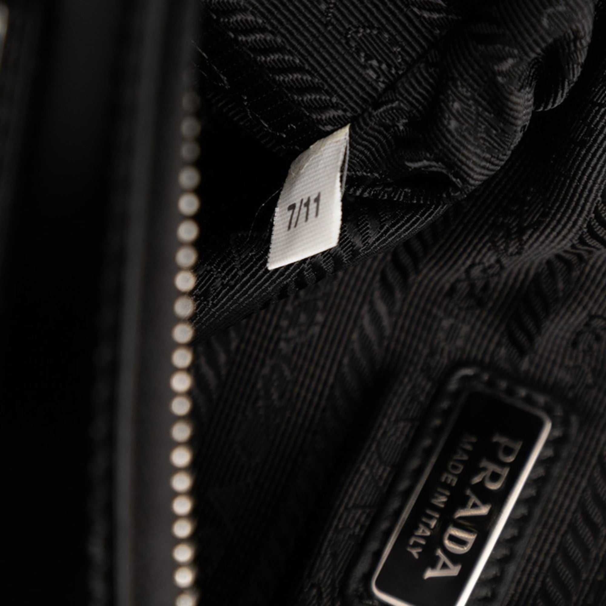 Prada Black Leather Shoulder Bag (Pre-Owned)