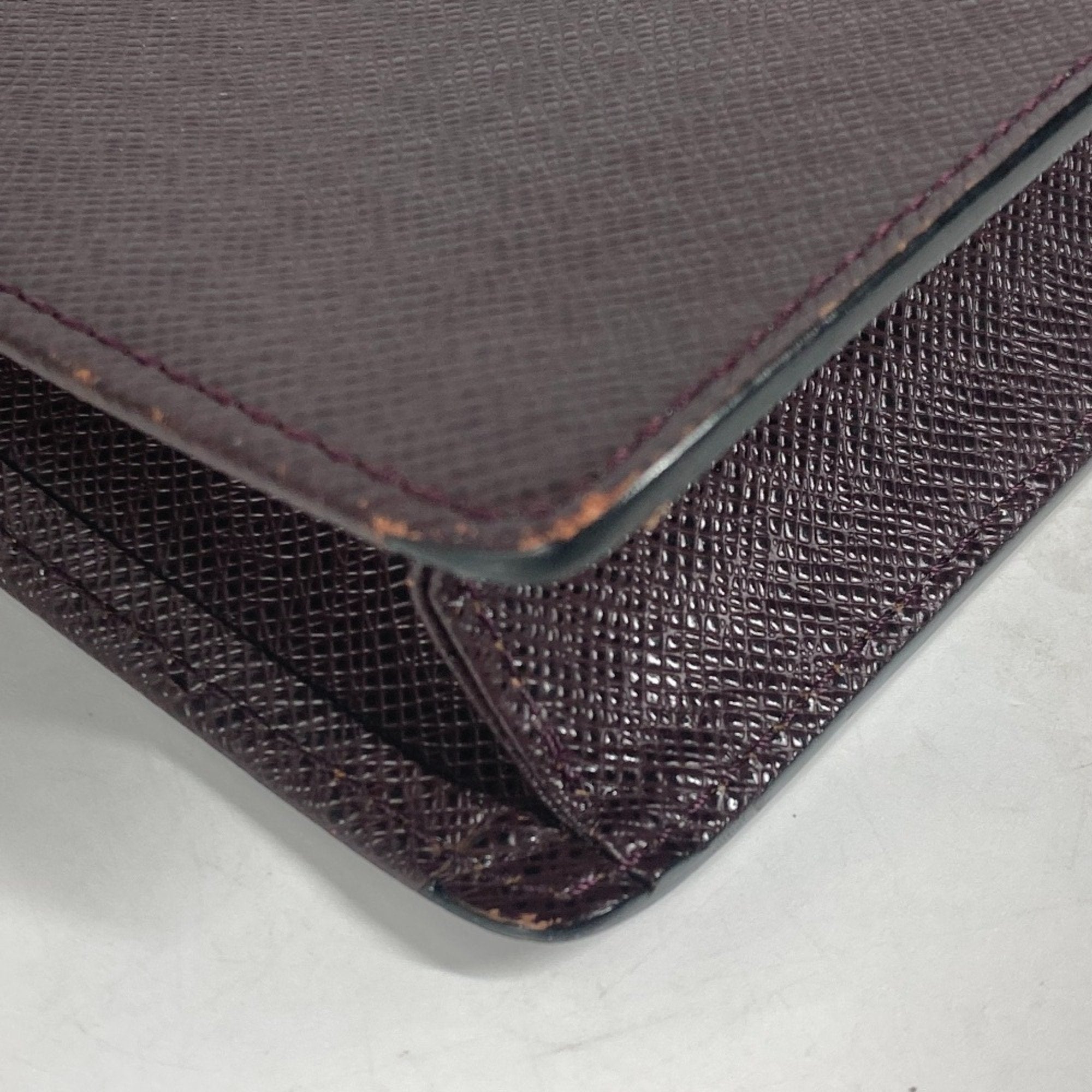 Louis Vuitton Acajou Red Color Wine Taiga Leather Leather Briefcase (Pre-Owned)