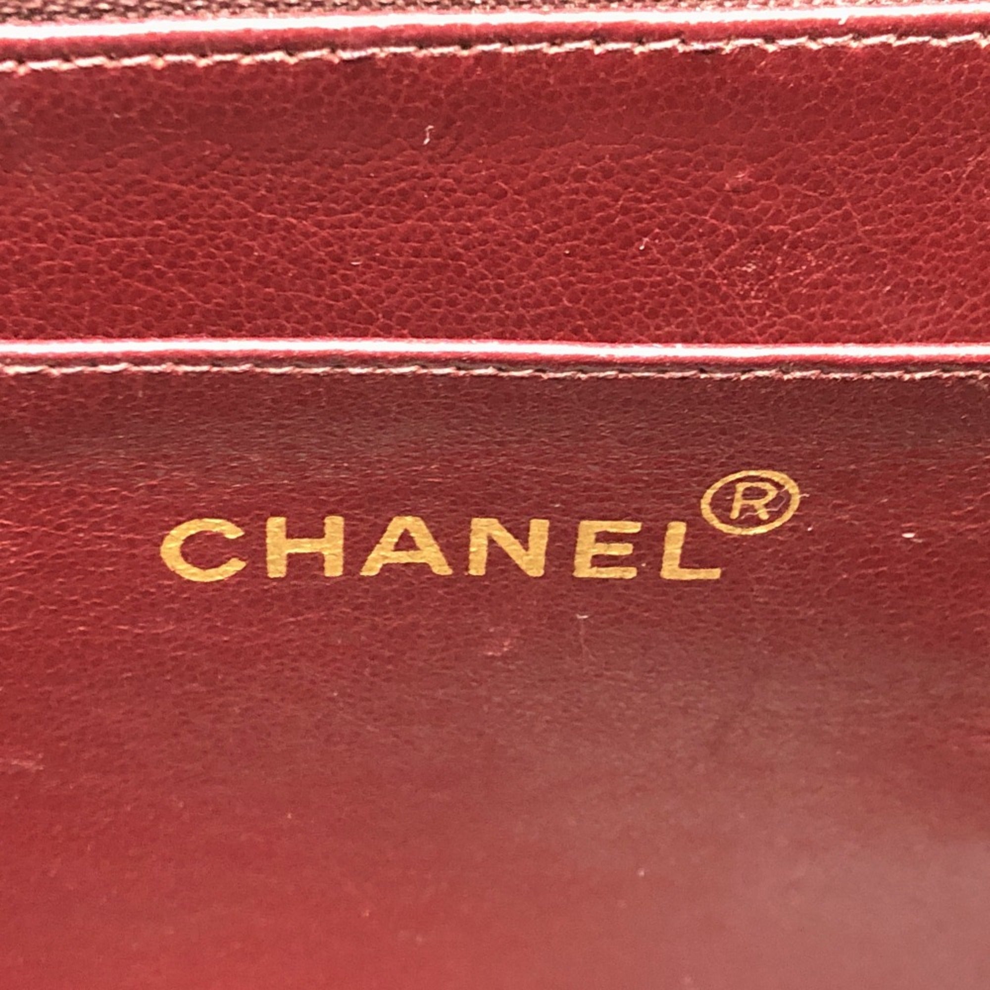 Chanel Black Leather Shoulder Bag (Pre-Owned)