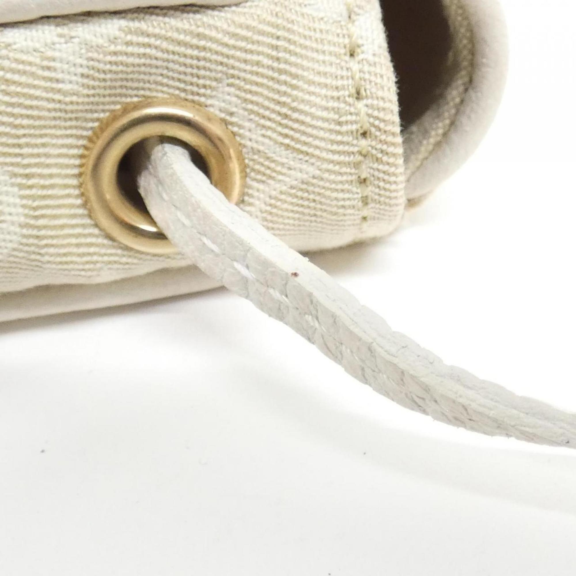 Louis Vuitton Ivory Canvas Handbag Pochette (Pre-Owned)