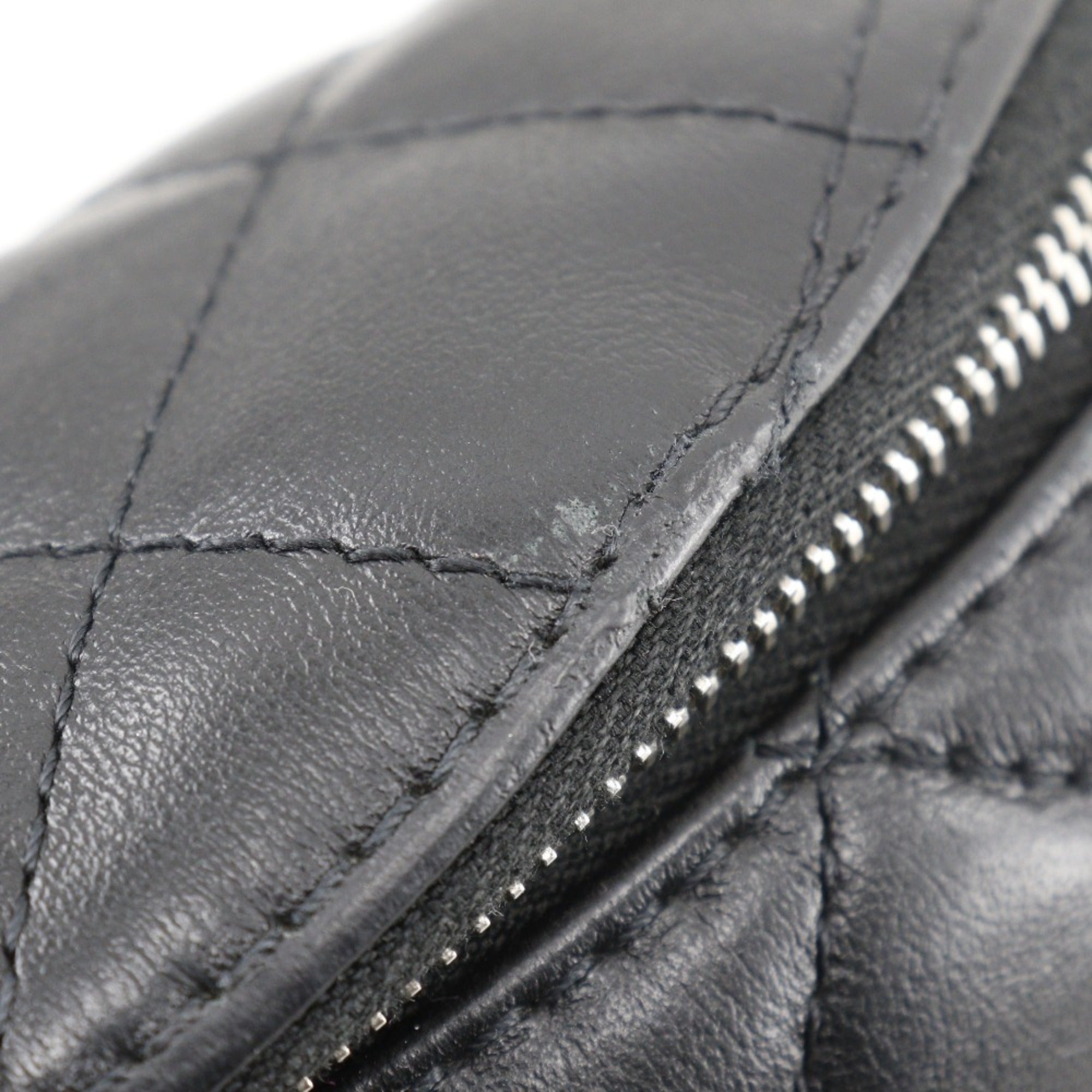 Chanel Black Leather Fanny Pack Sling Bag (Pre-Owned)