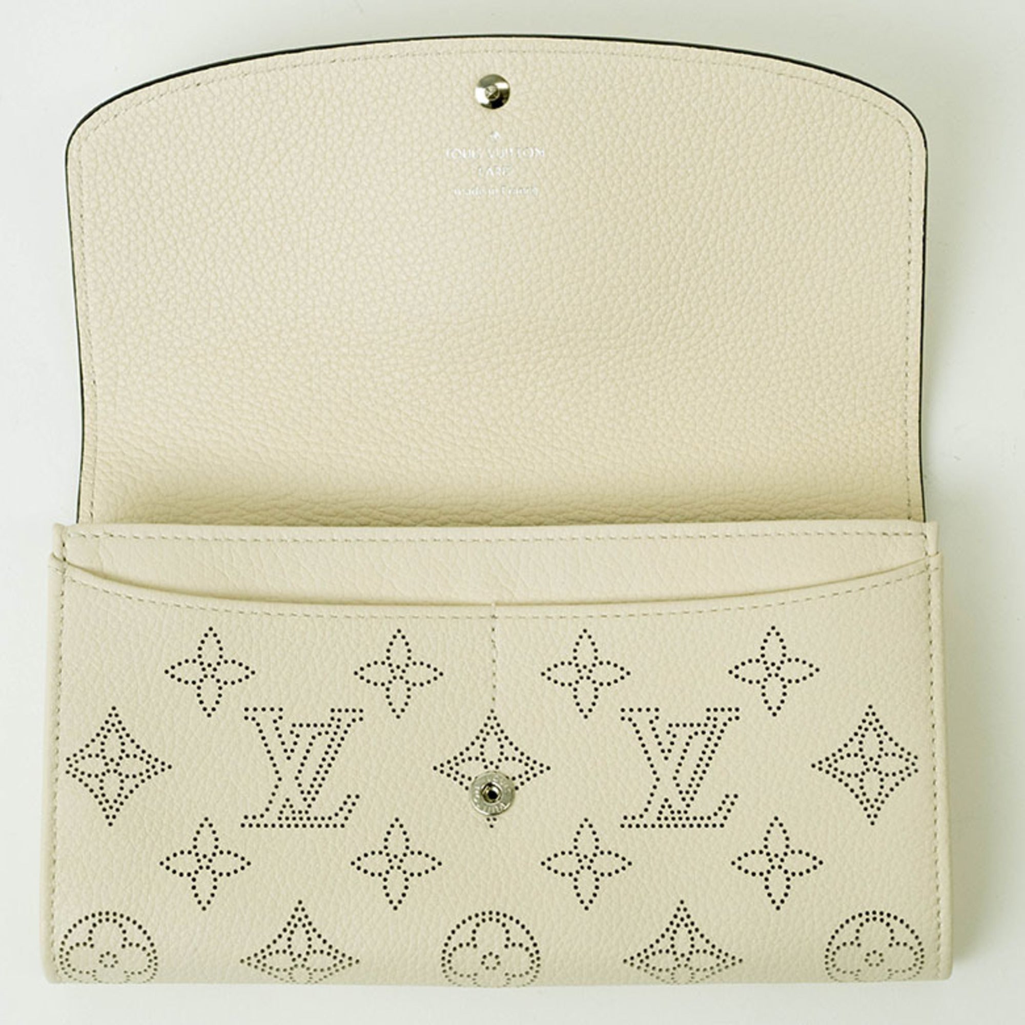 Louis Vuitton Cream Lv Off White Leather Long Wallet (Bi-Fold) (Pre-Owned)