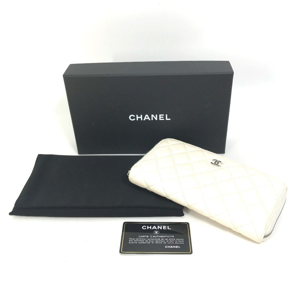 Chanel White Leather Long Wallet (Bi-Fold) (Pre-Owned)