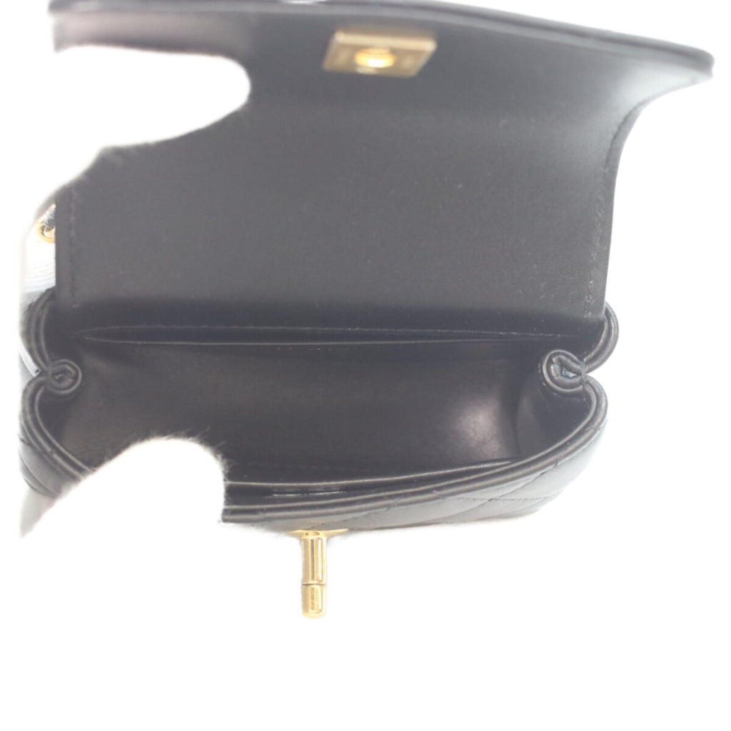 Chanel Black Leather Shoulder Bag (Pre-Owned)