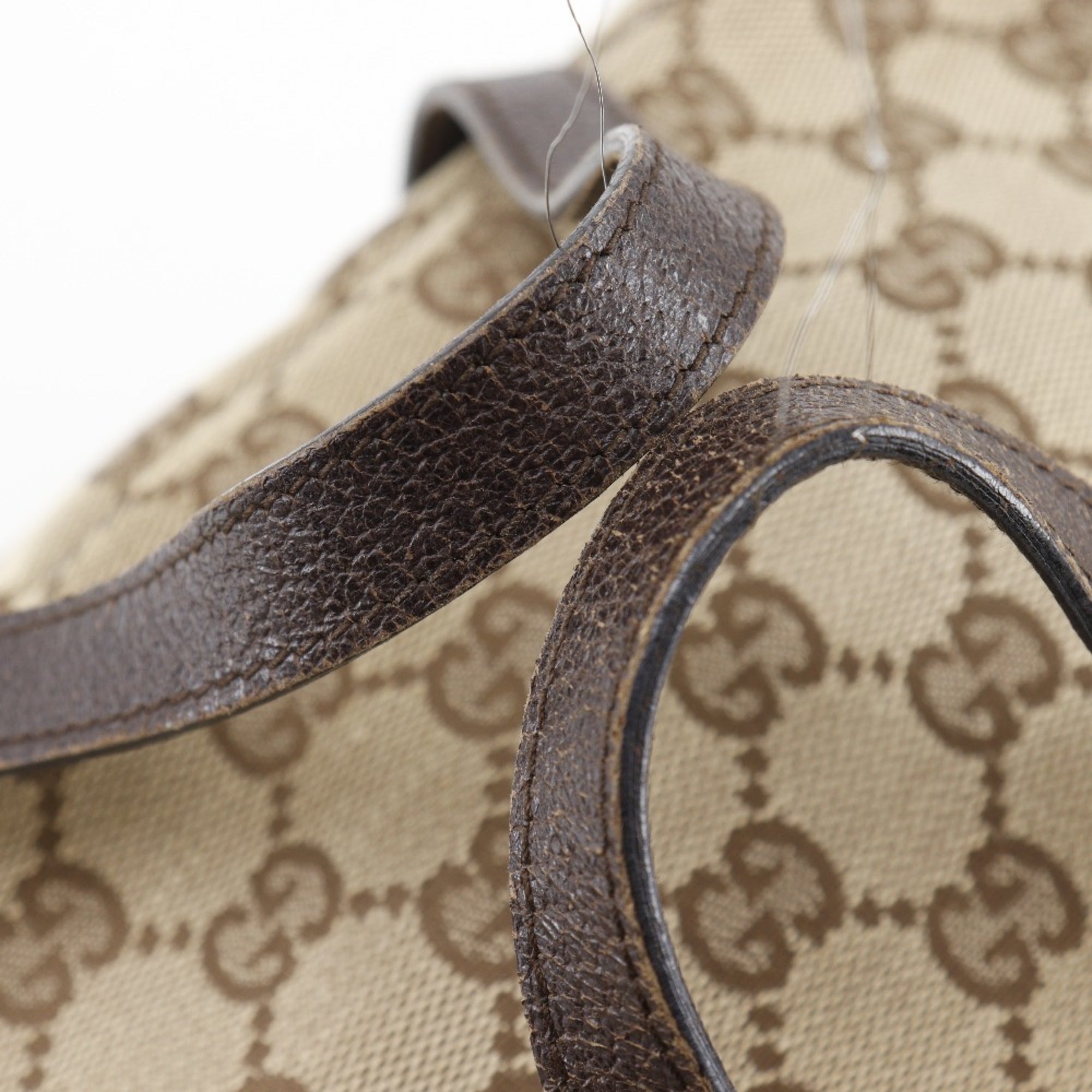 Gucci Beige Gg Canvas Handbag (Pre-Owned)