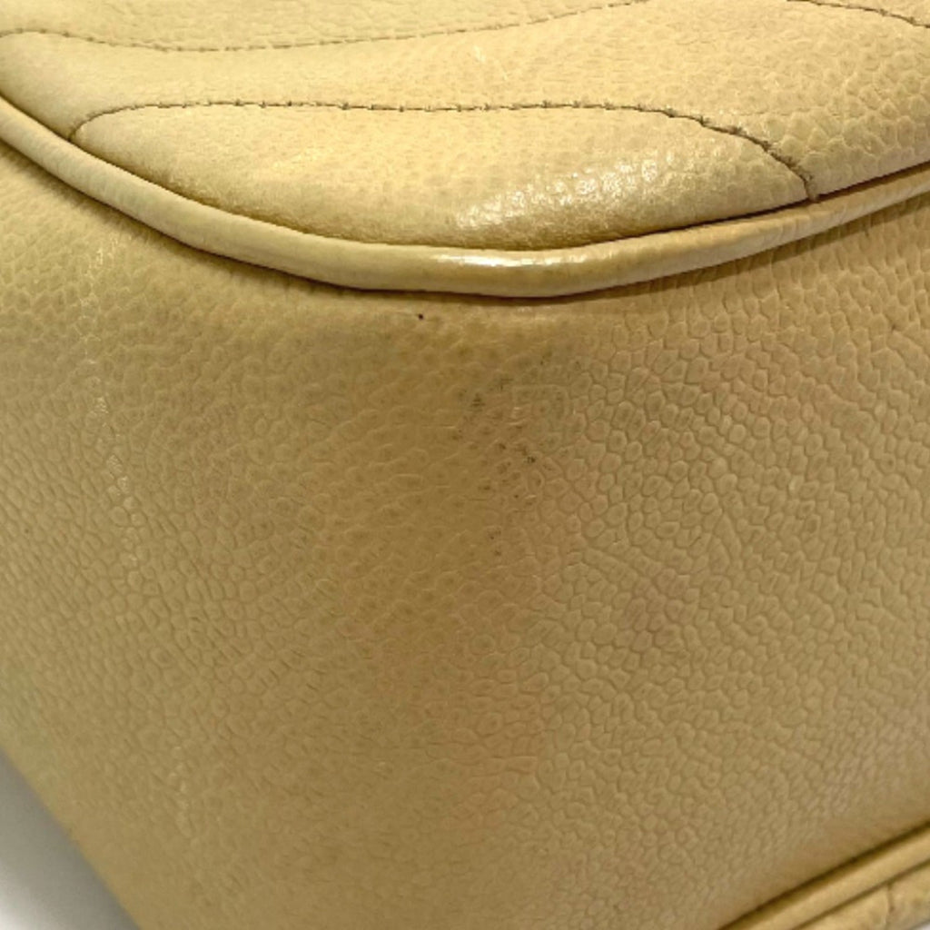 Chanel Beige Leather Shoulder Bag (Pre-Owned)