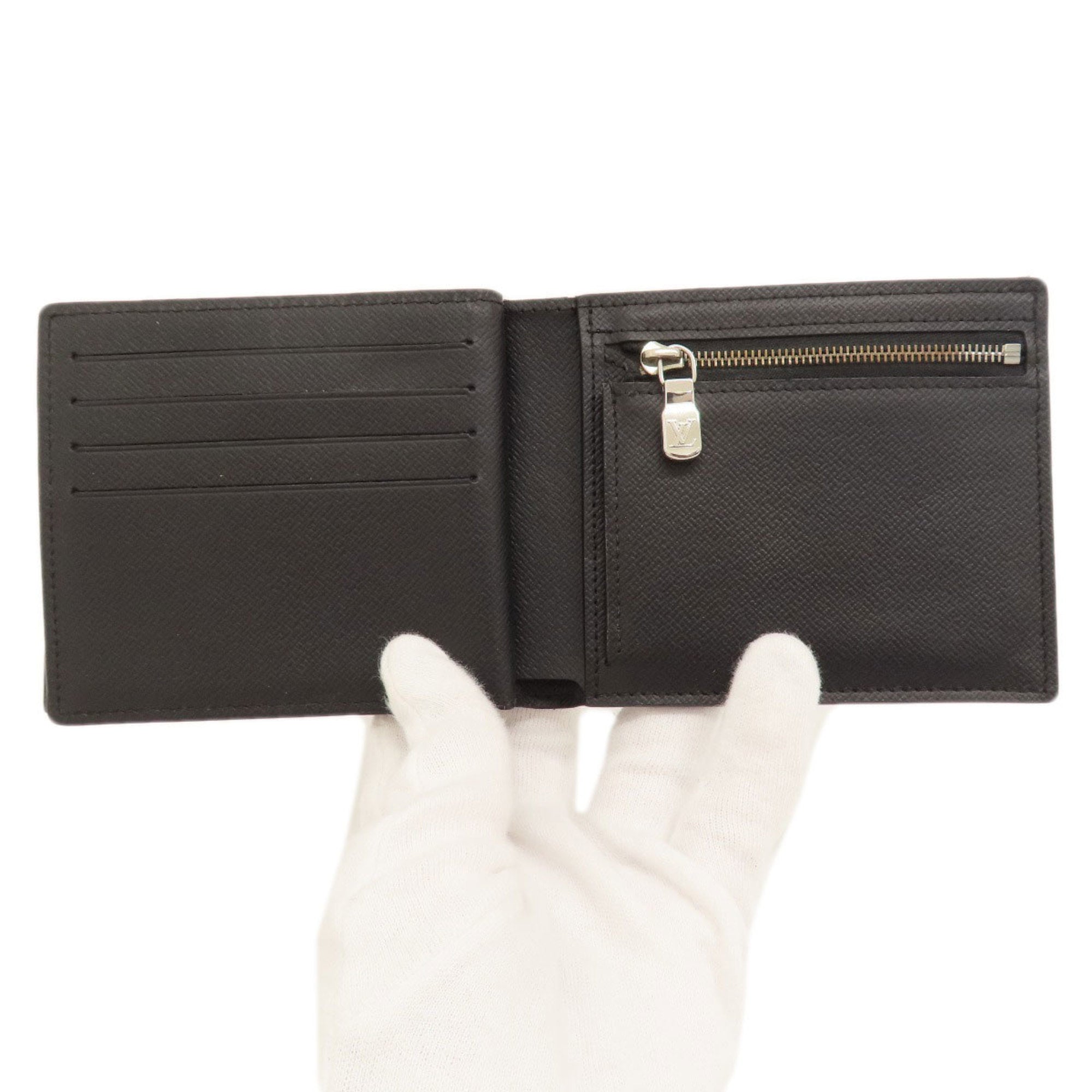 Louis Vuitton Black Taiga Leather Wallet (Bi-Fold) (Pre-Owned)