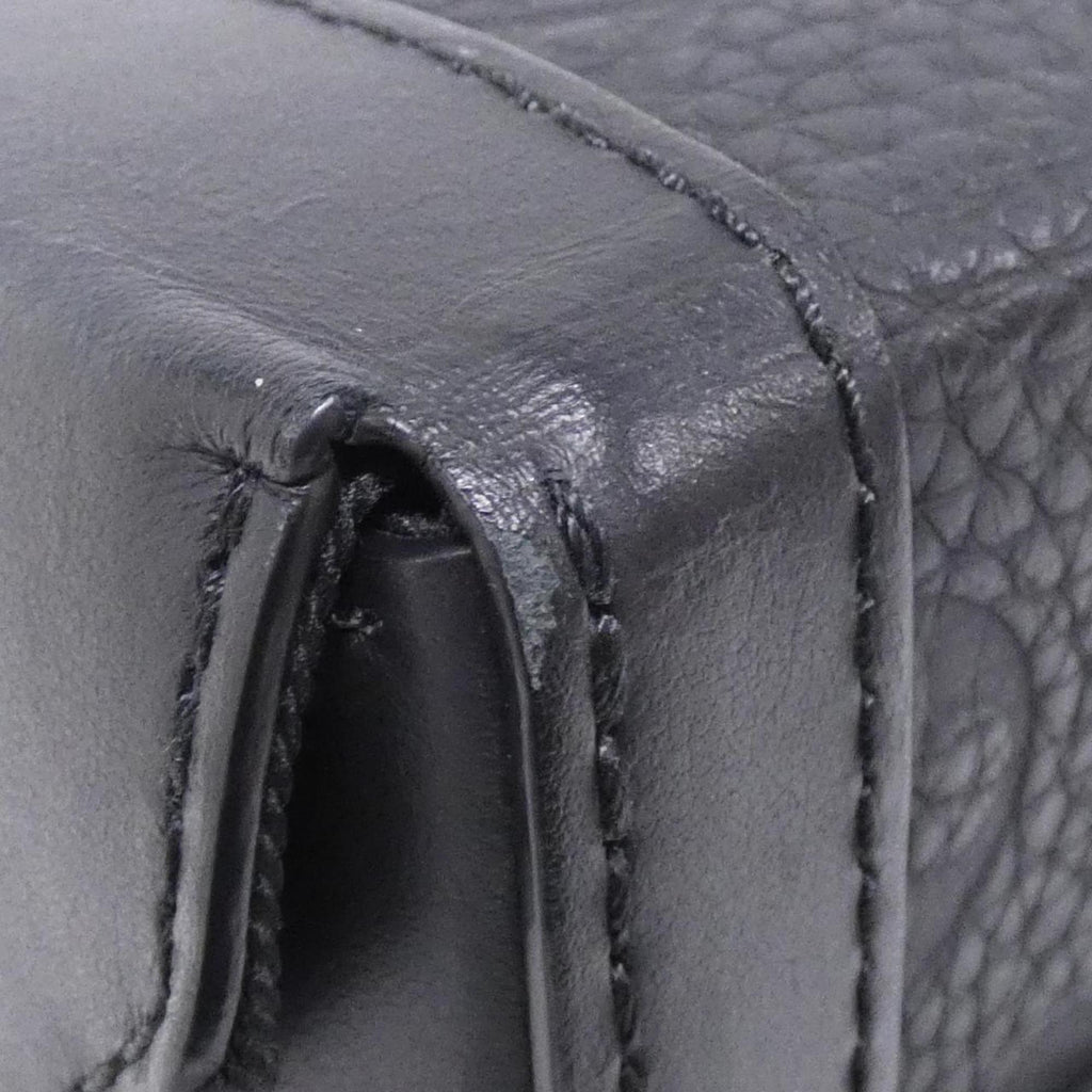 Louis Vuitton Black Leather Shoulder Bag (Pre-Owned)