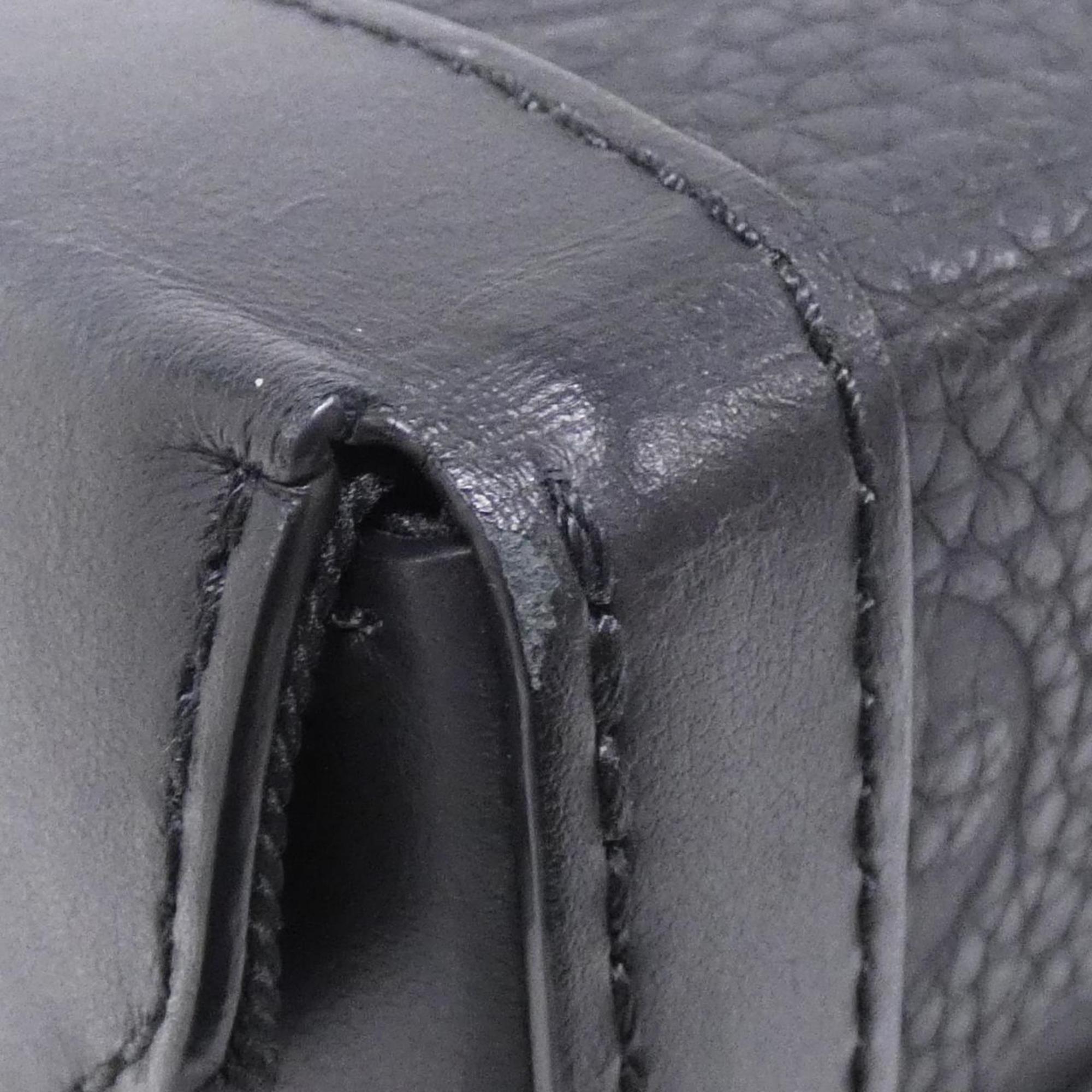 Louis Vuitton Black Leather Shoulder Bag (Pre-Owned)