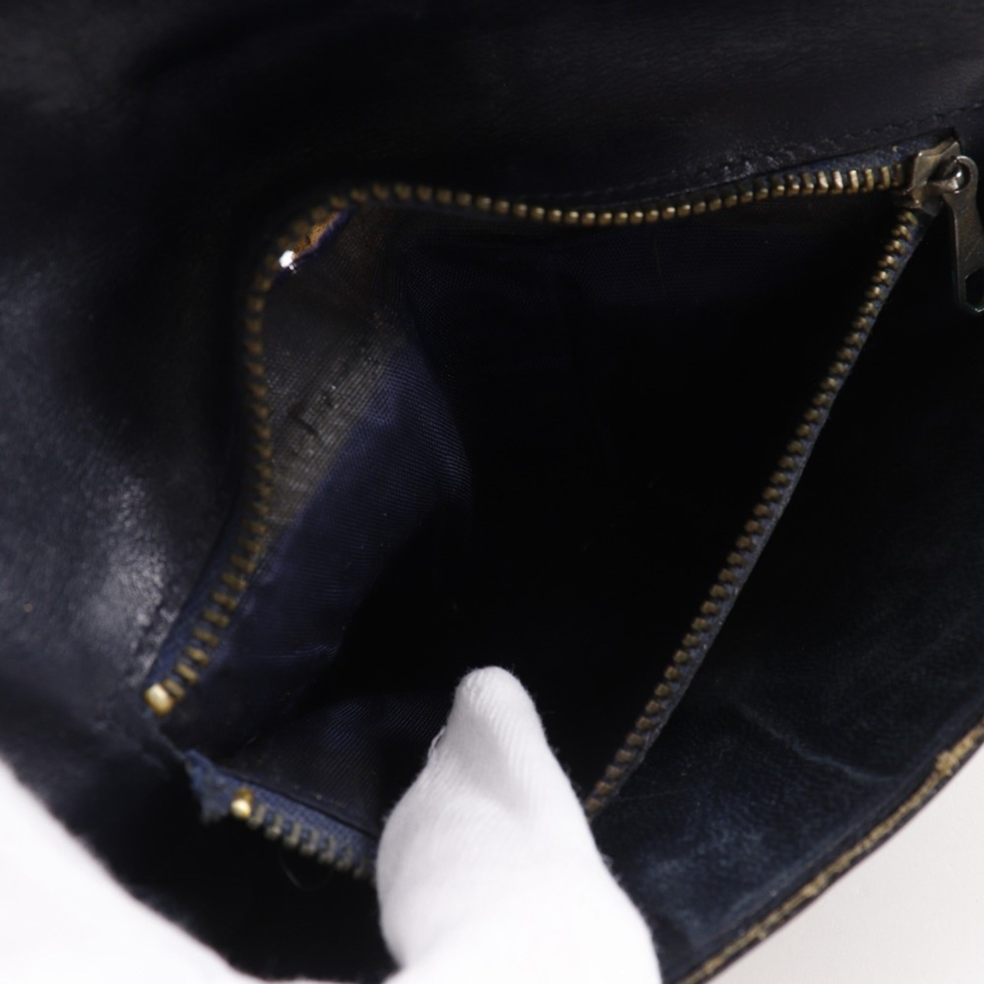 Gucci Navy Gg Supreme Pouch (Pre-Owned)