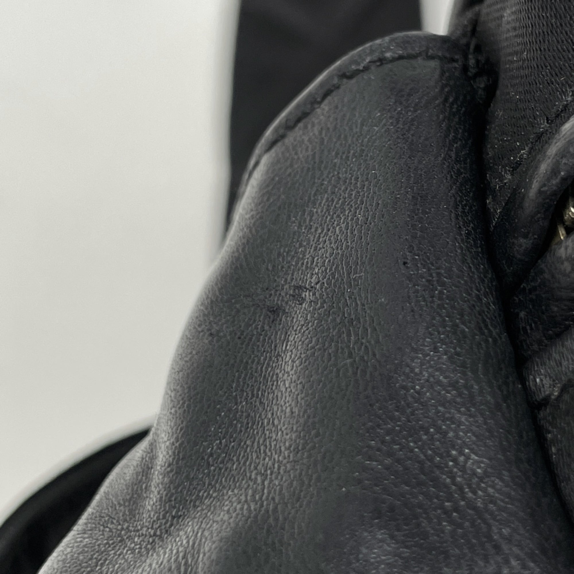 Chanel Matelasse Black Fabric Leather Shoulder Bag (Pre-Owned)