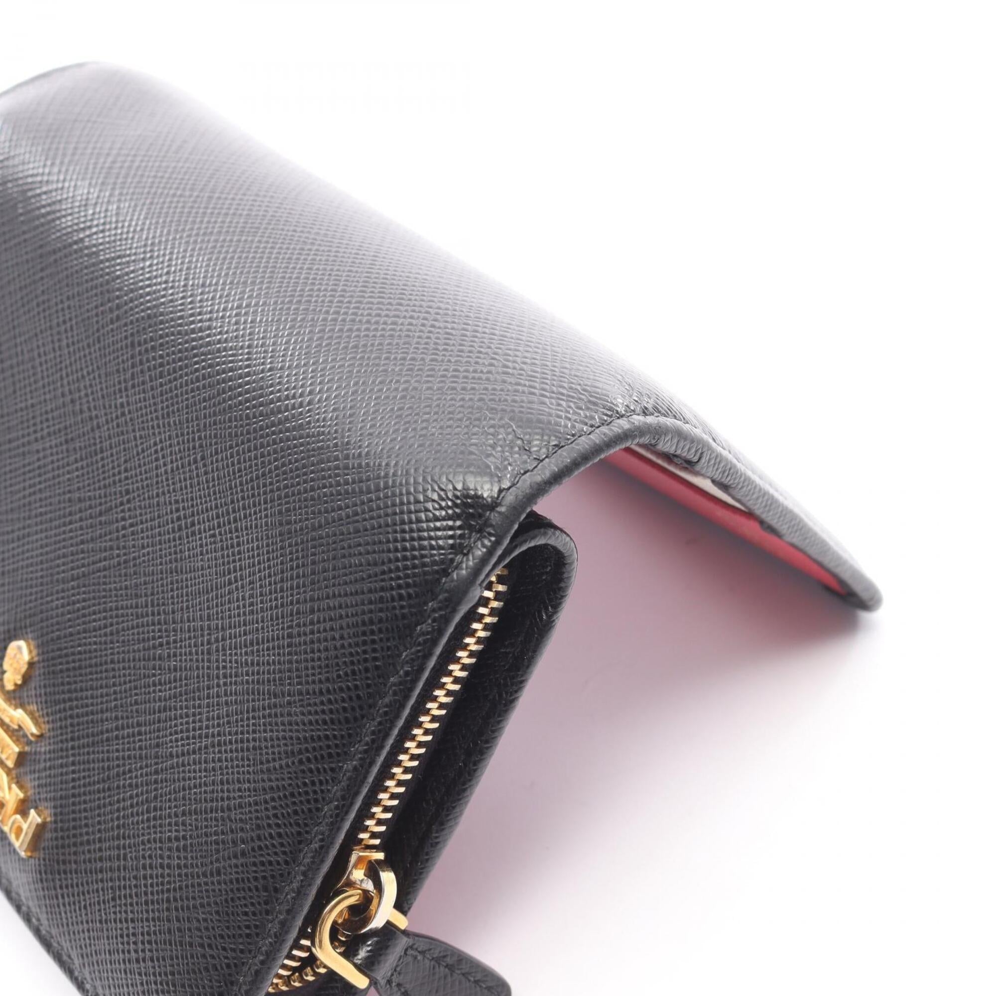 Prada Black Saffiano Wallet (Bi-Fold) (Pre-Owned)