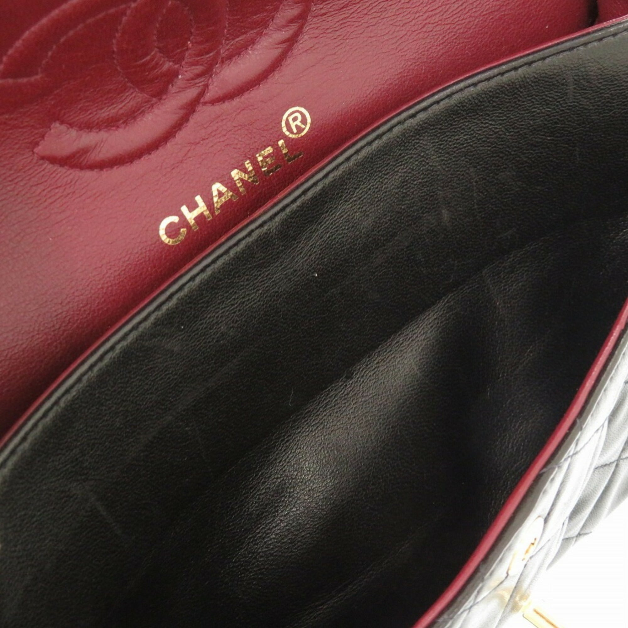 Chanel Black Leather Shoulder Bag (Pre-Owned)