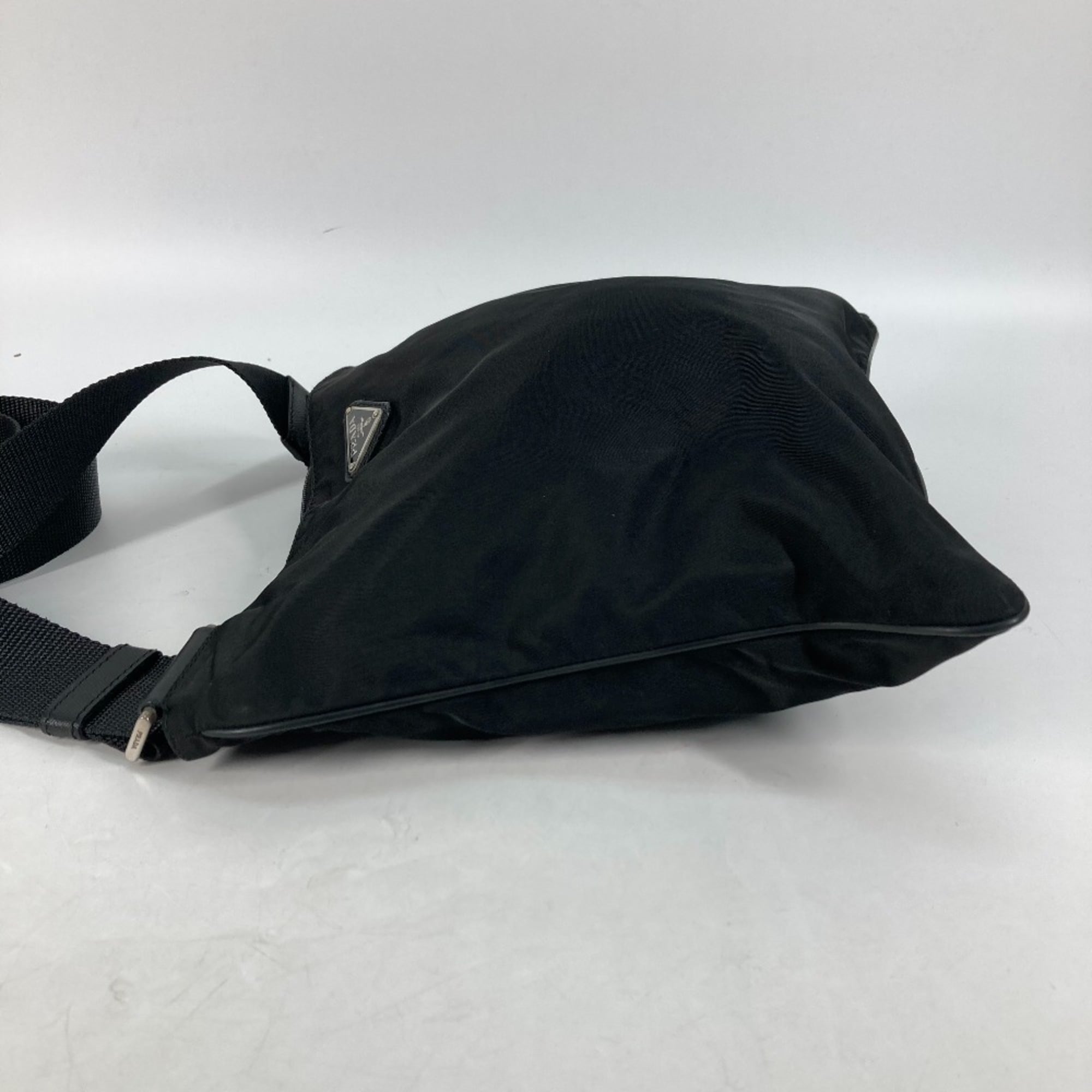 Prada Black Nylon Pochette Shoulder Bag (Pre-Owned)