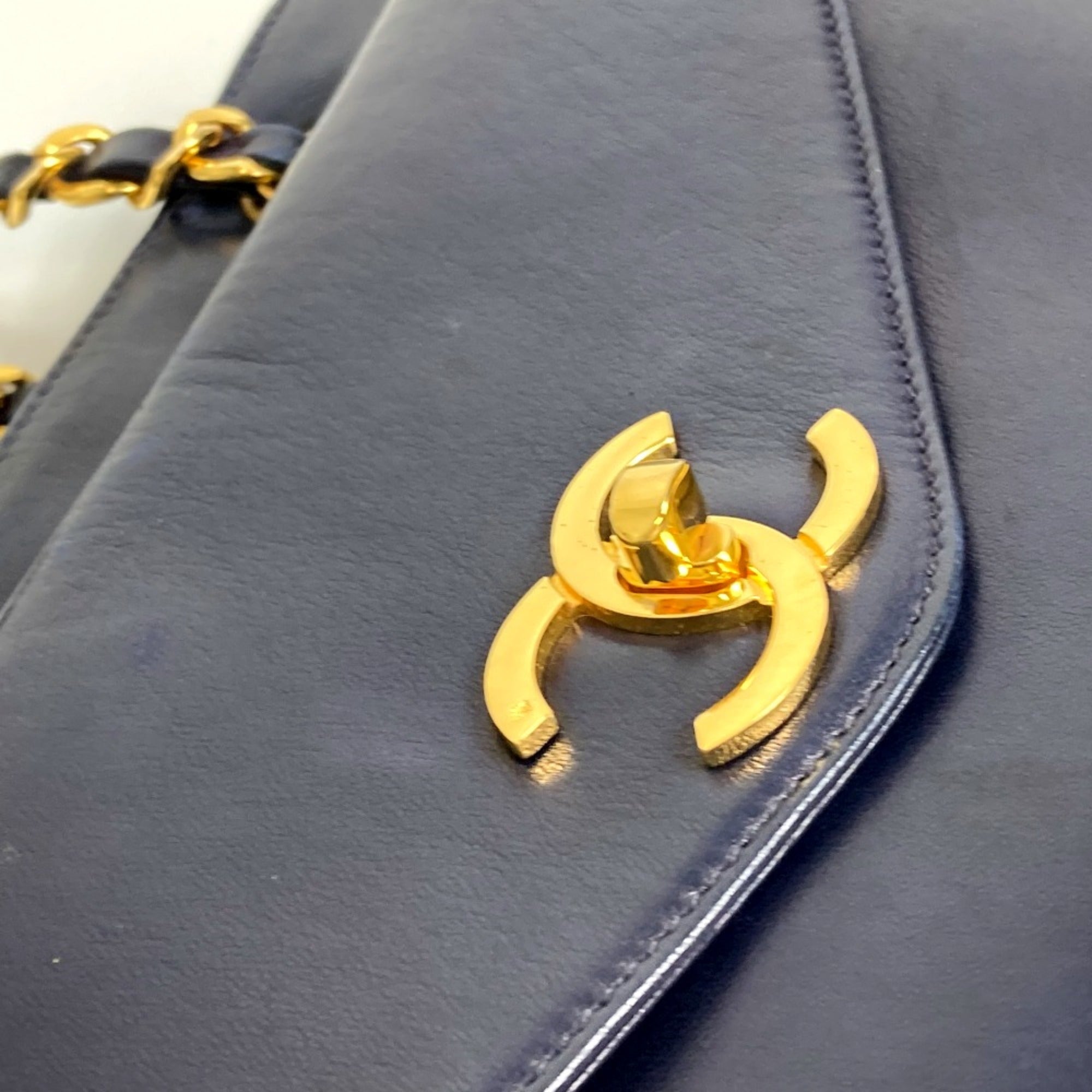 Chanel Navy Leather Shoulder Bag (Pre-Owned)