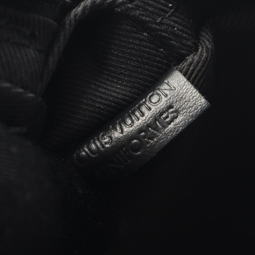 Louis Vuitton Black Noir Leather Fanny Pack Pochette (Pre-Owned)