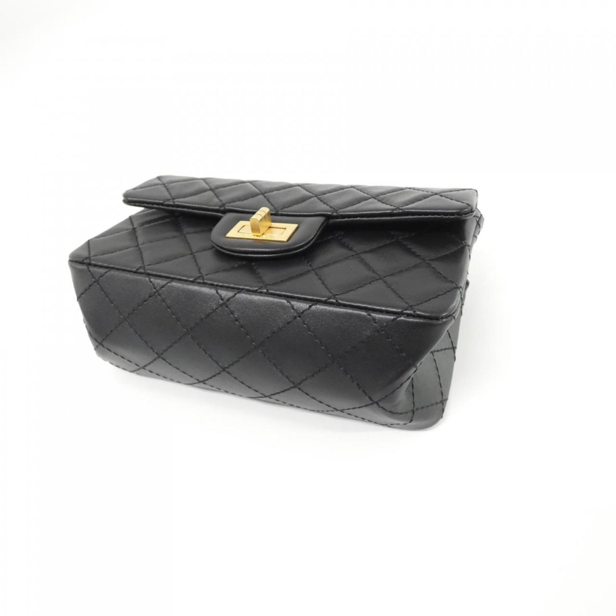 Chanel Black Leather Shoulder Bag (Pre-Owned)