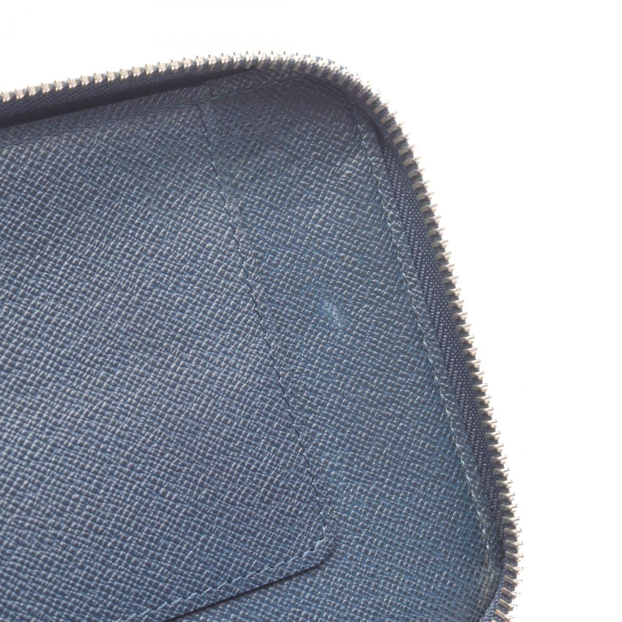 Louis Vuitton Navy Ocean Taiga Leather Long Wallet (Bi-Fold) (Pre-Owned)