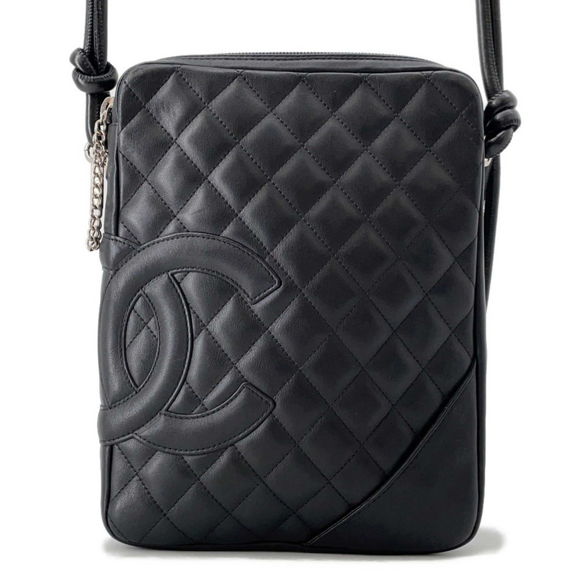 Chanel Black Leather Shoulder Bag (Pre-Owned)
