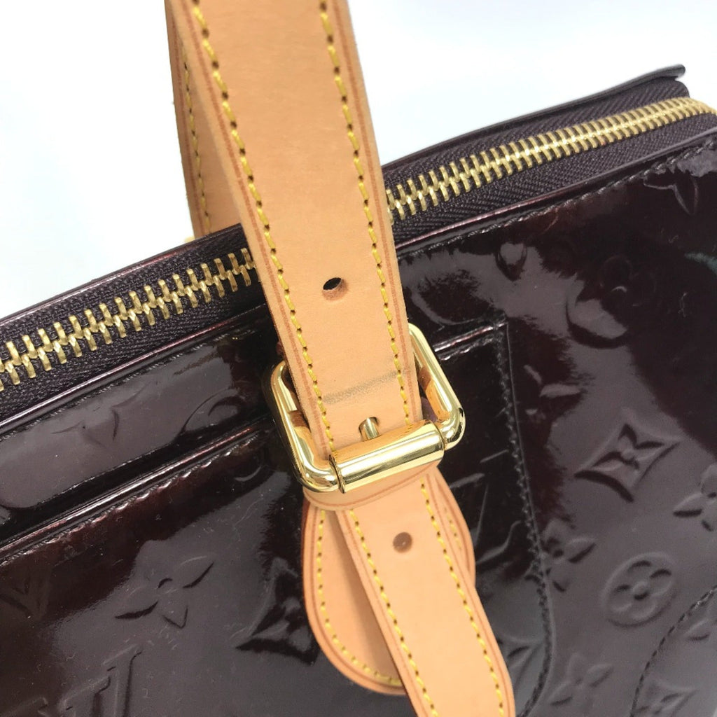 Louis Vuitton Red Leather Shoulder Bag (Pre-Owned)