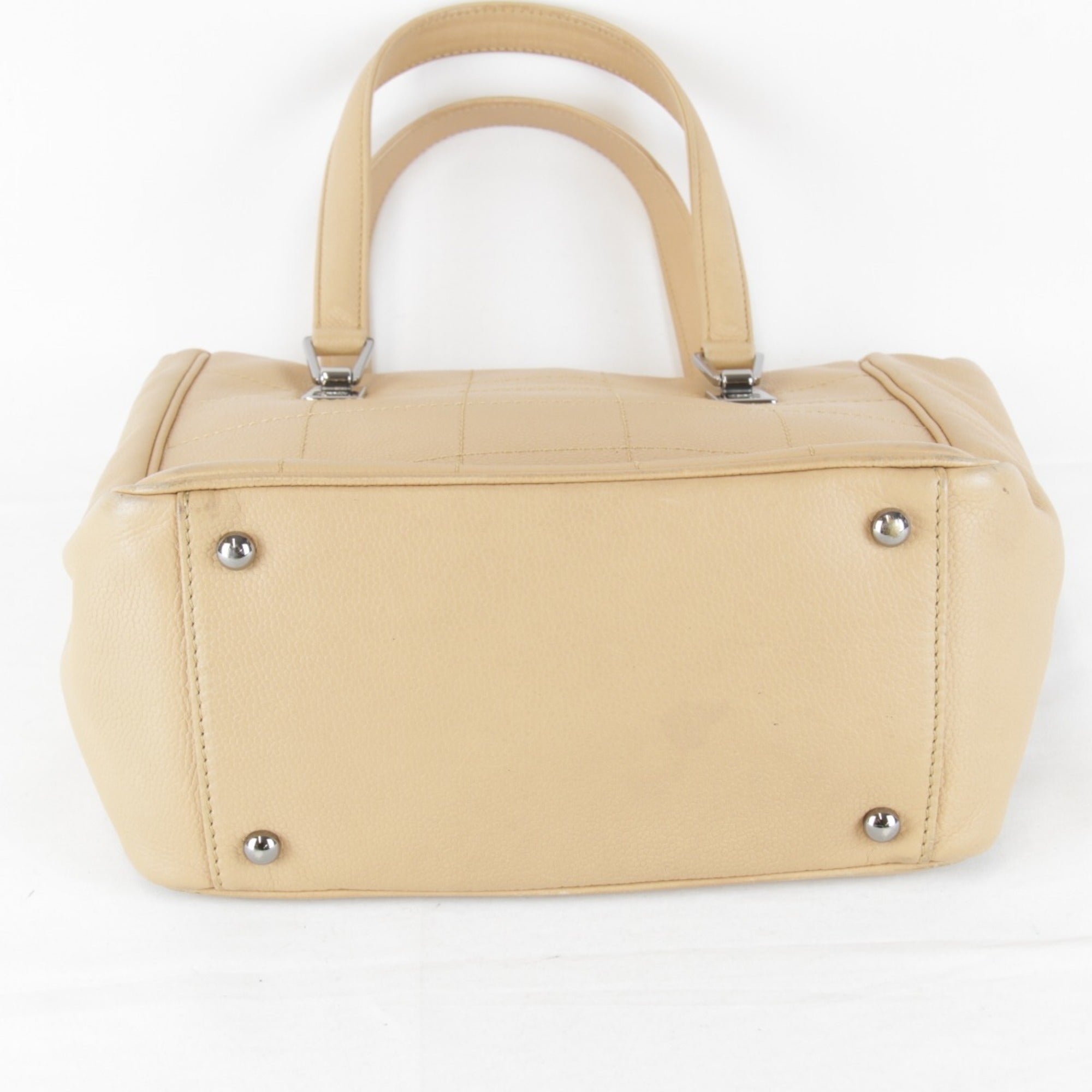 Chanel Beige Leather Tote Bag (Pre-Owned)