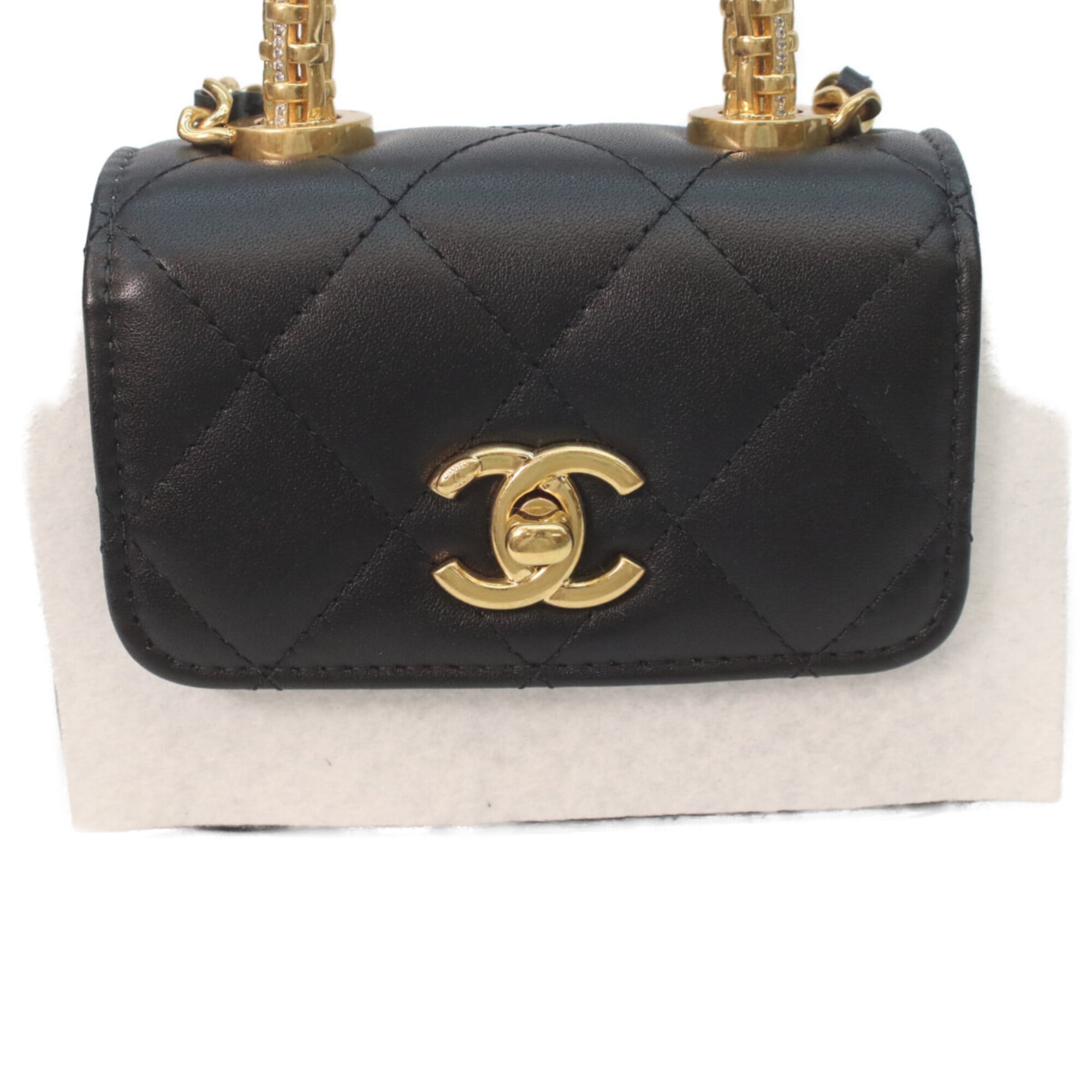Chanel Black Leather Shoulder Bag (Pre-Owned)