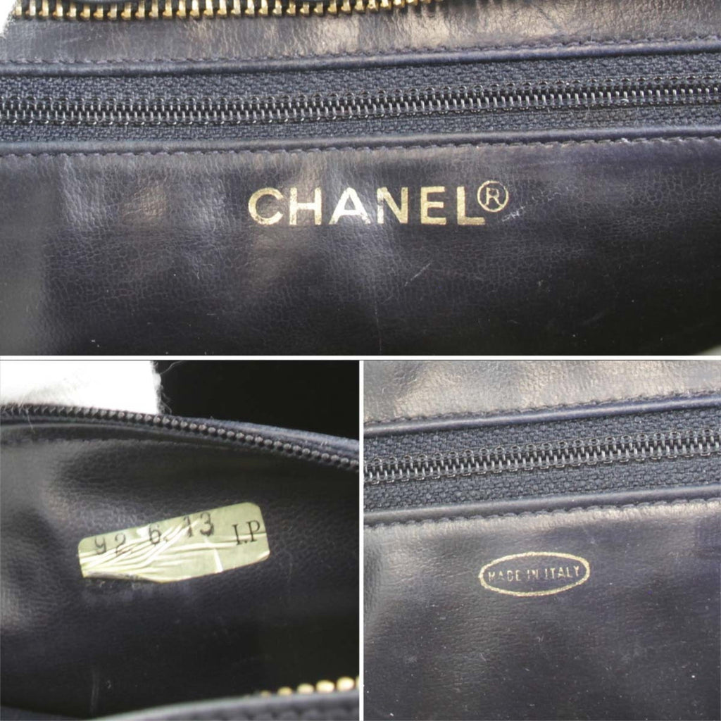 Chanel White Leather Shoulder Bag (Pre-Owned)