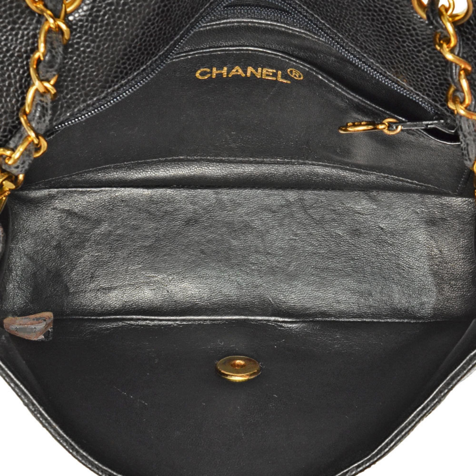 Chanel Black Grained Calfskin Shoulder Bag (Pre-Owned)