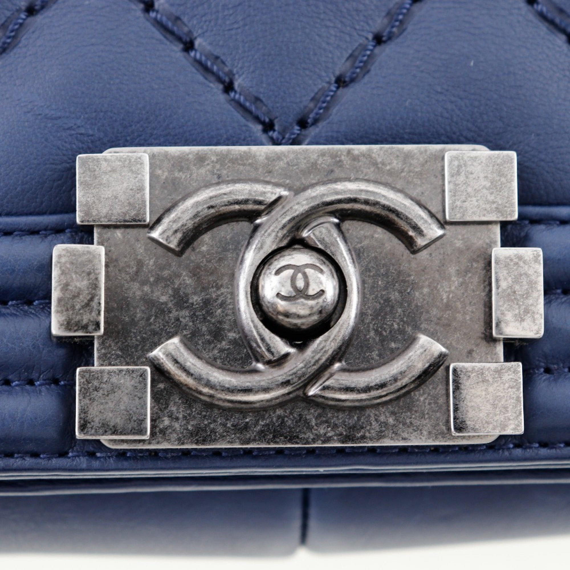 Chanel Navy Leather Shoulder Bag (Pre-Owned)