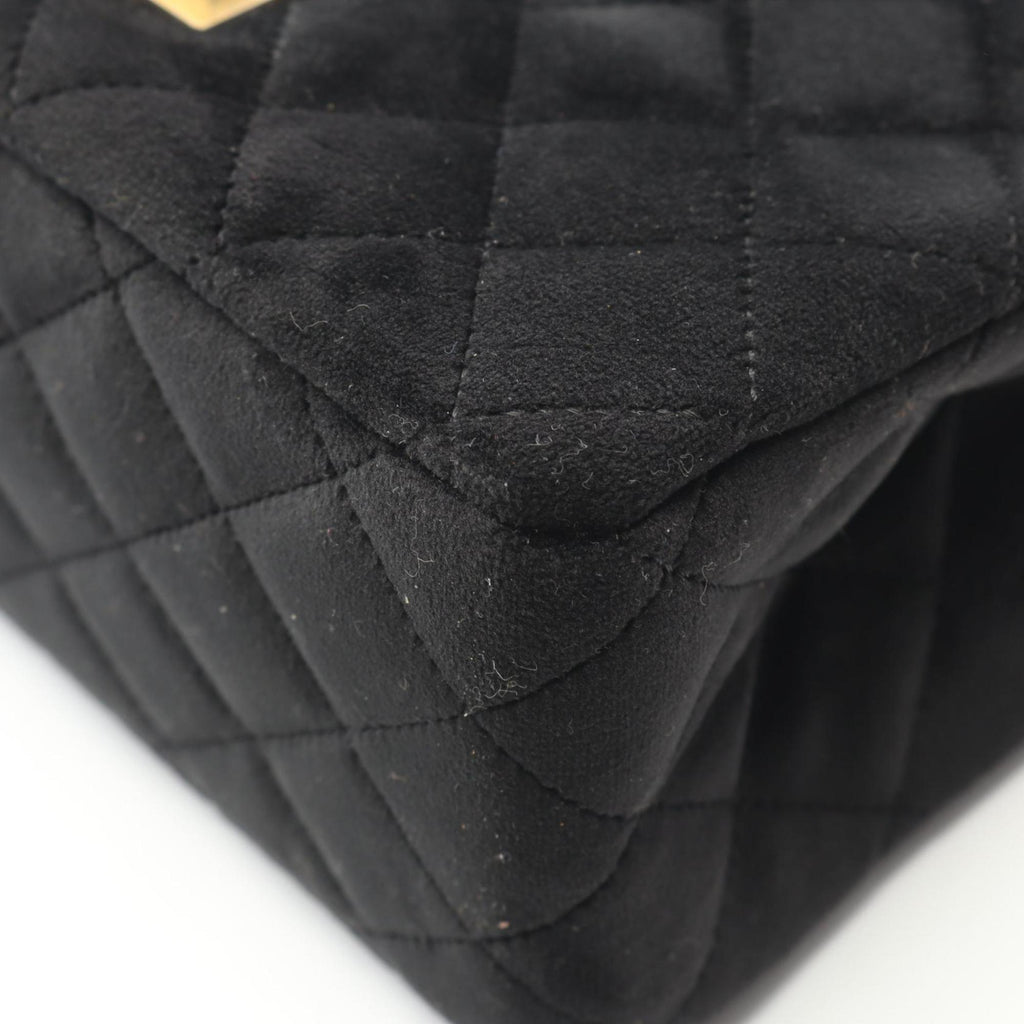 Chanel Black Fabric Shoulder Bag (Pre-Owned)