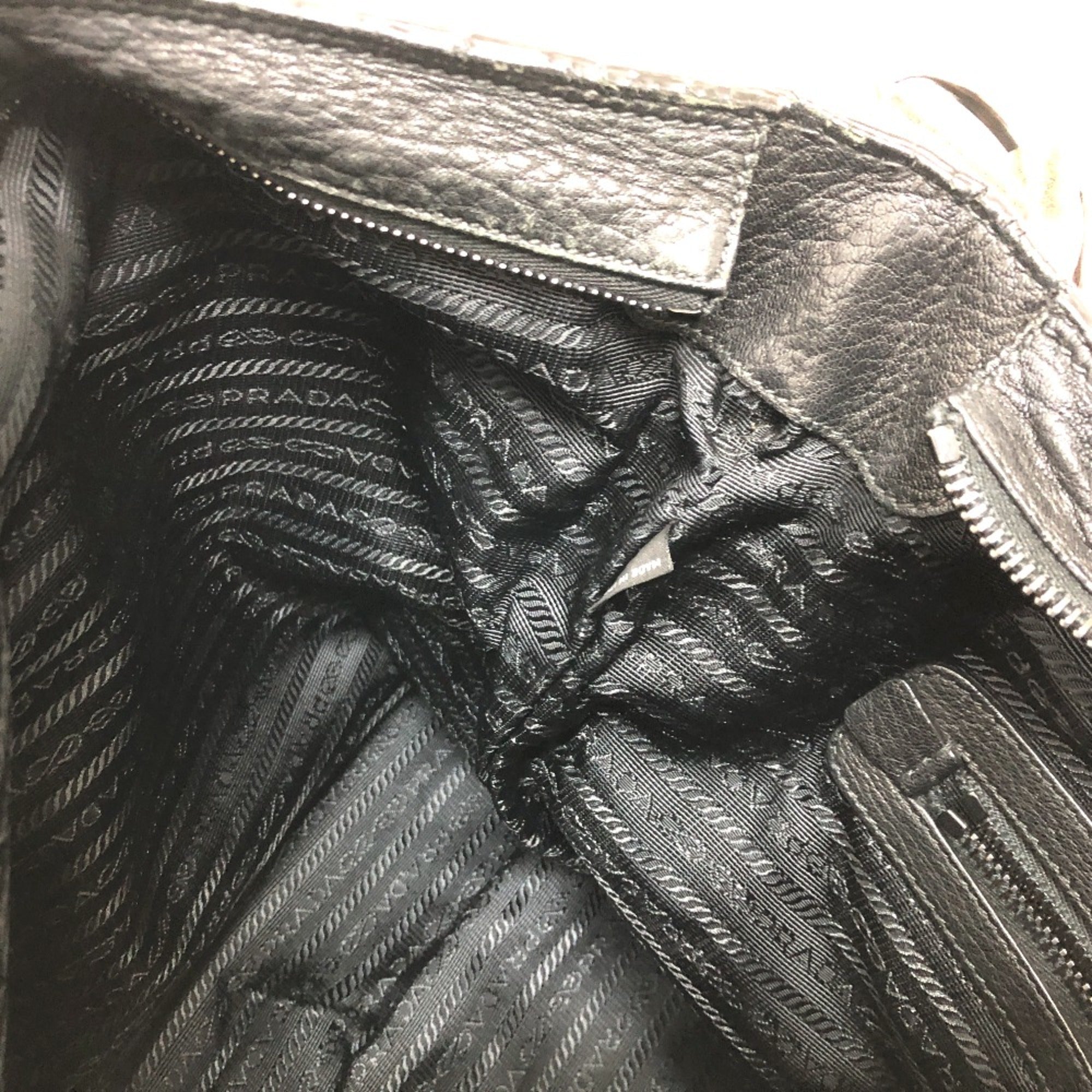 Prada Black Leather Shoulder Bag (Pre-Owned)