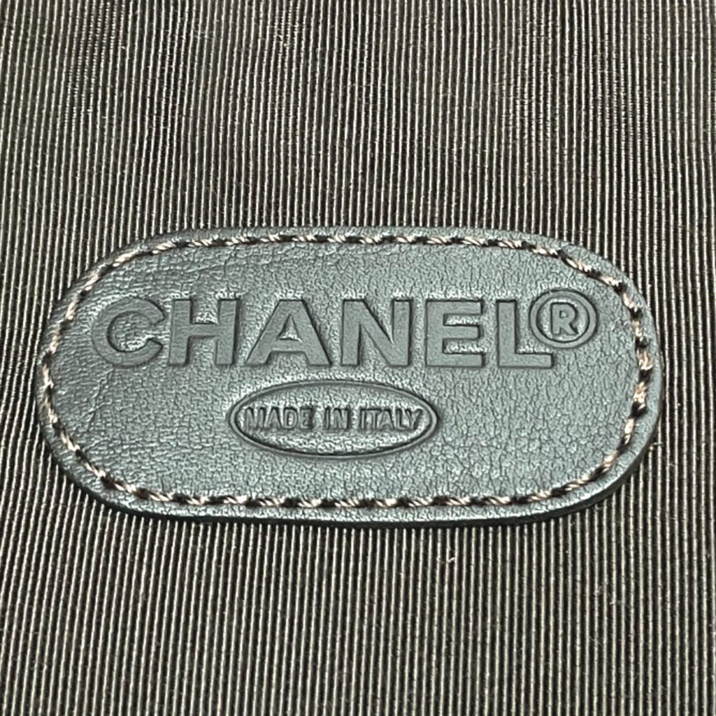 Chanel Brown Leather Shoulder Bag (Pre-Owned)