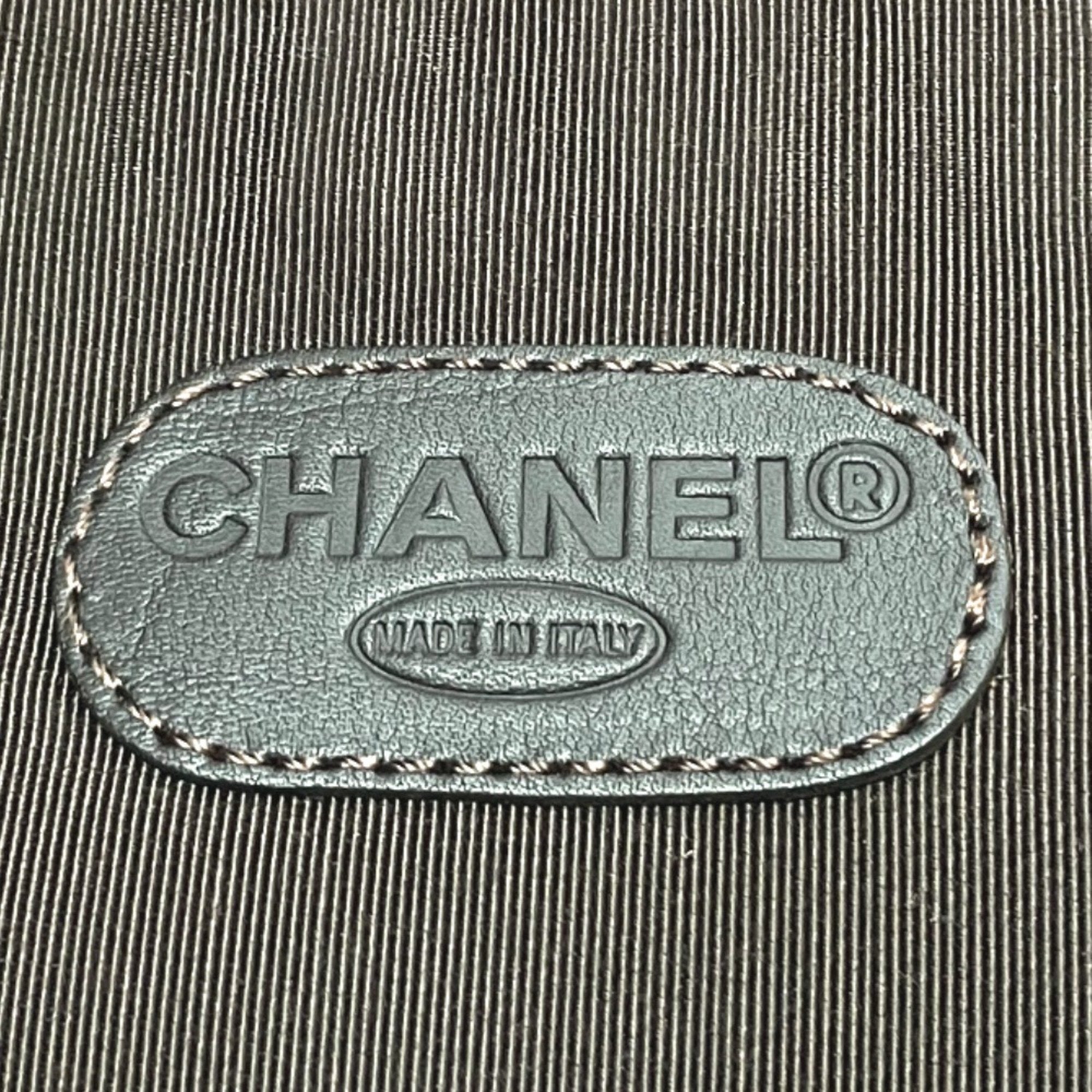 Chanel Brown Leather Shoulder Bag (Pre-Owned)
