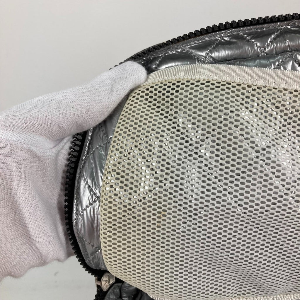 Chanel White Cloth Shoulder Bag (Pre-Owned)