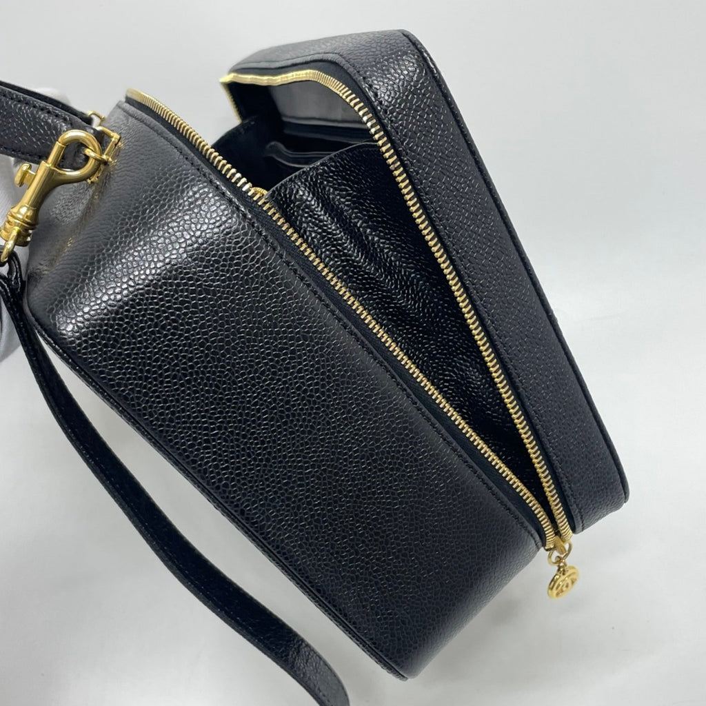 Chanel Black Leather Handbag (Pre-Owned)