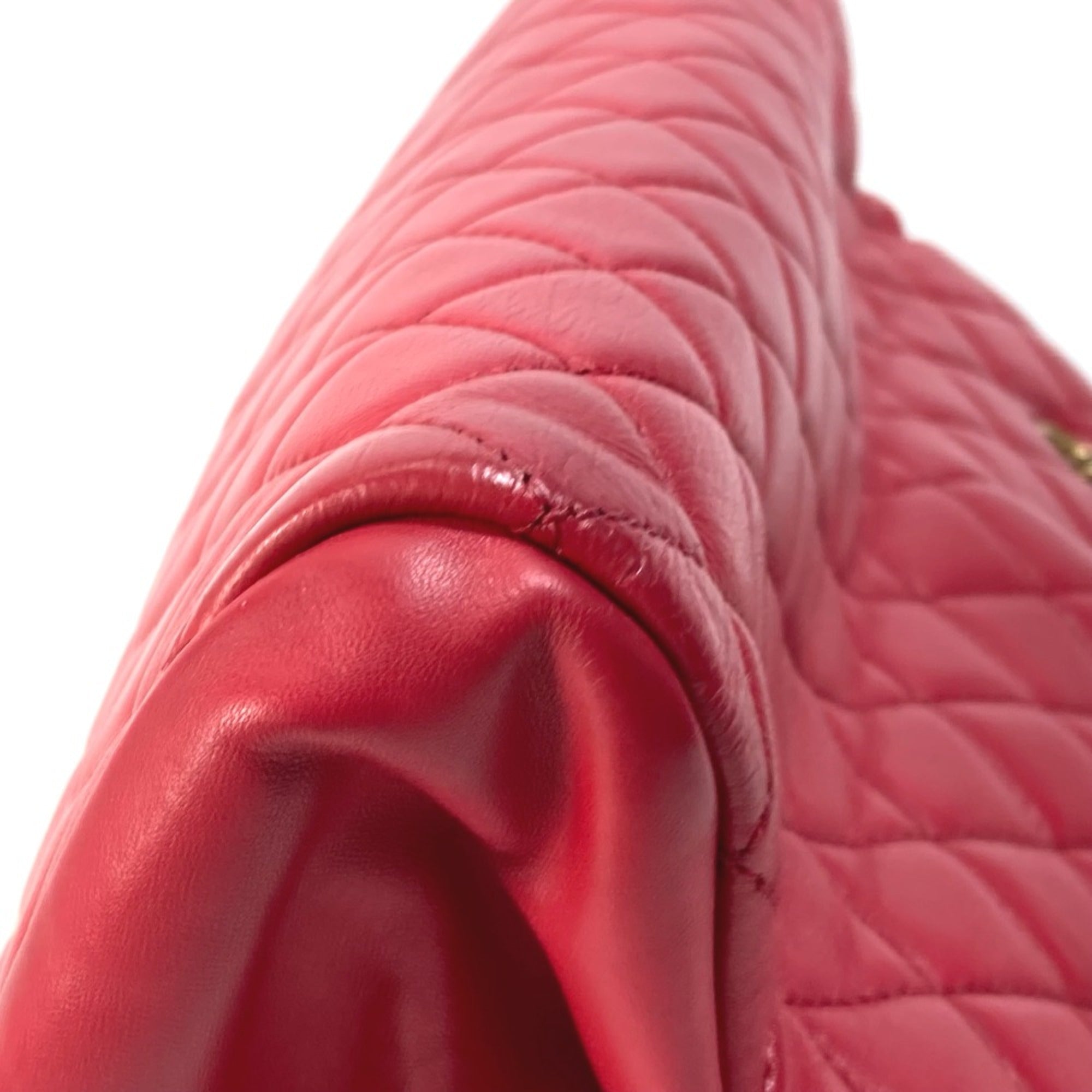 Chanel Red Leather Shoulder Bag (Pre-Owned)