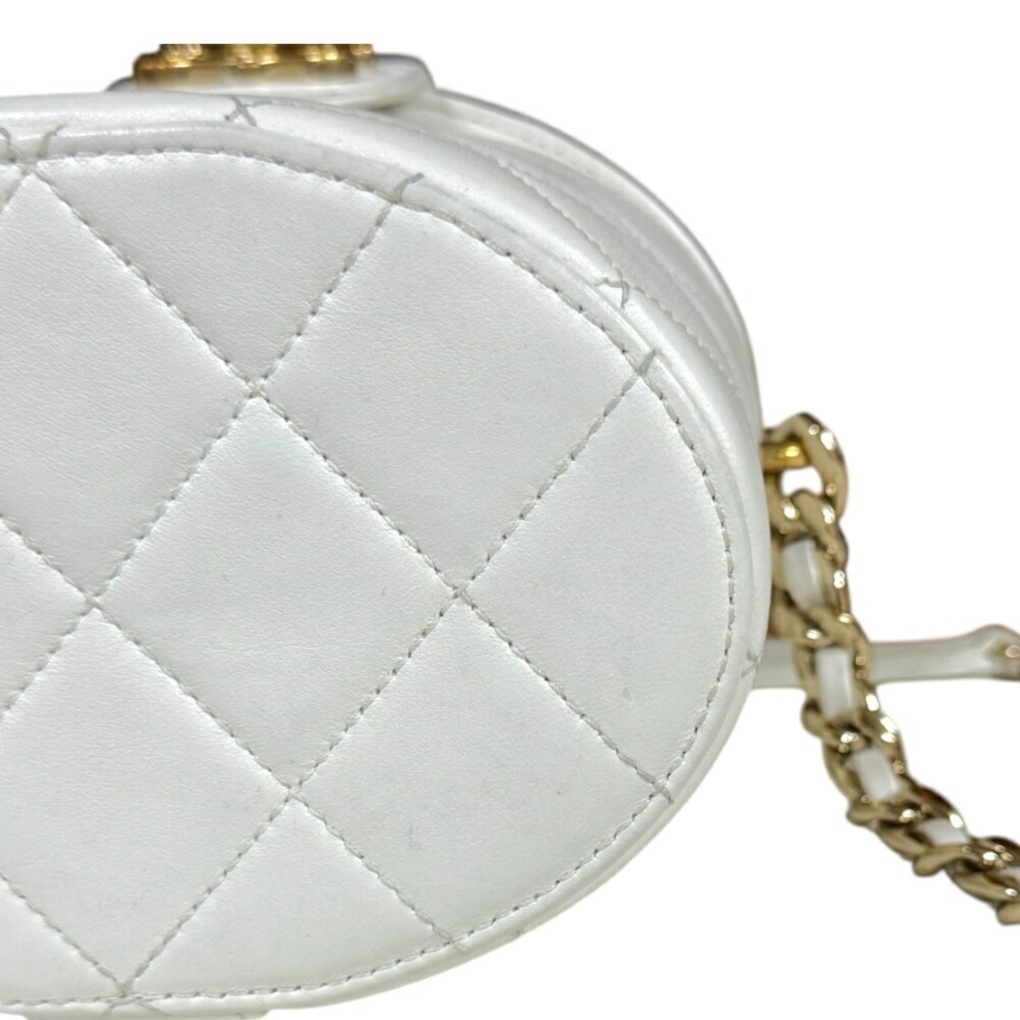 Chanel White Leather Shoulder Bag Vanity Bag (Pre-Owned)