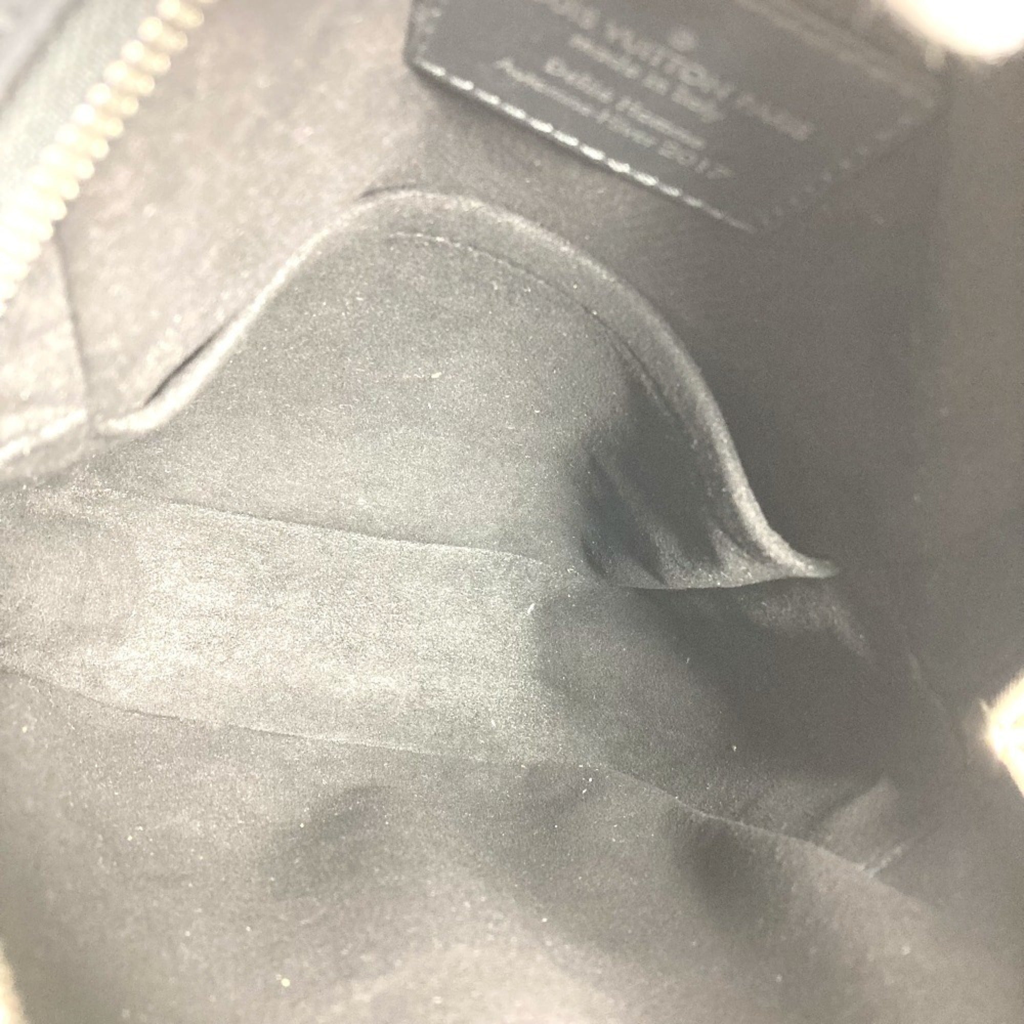Louis Vuitton Black Epi Leather Pochette Shoulder Bag (Pre-Owned)