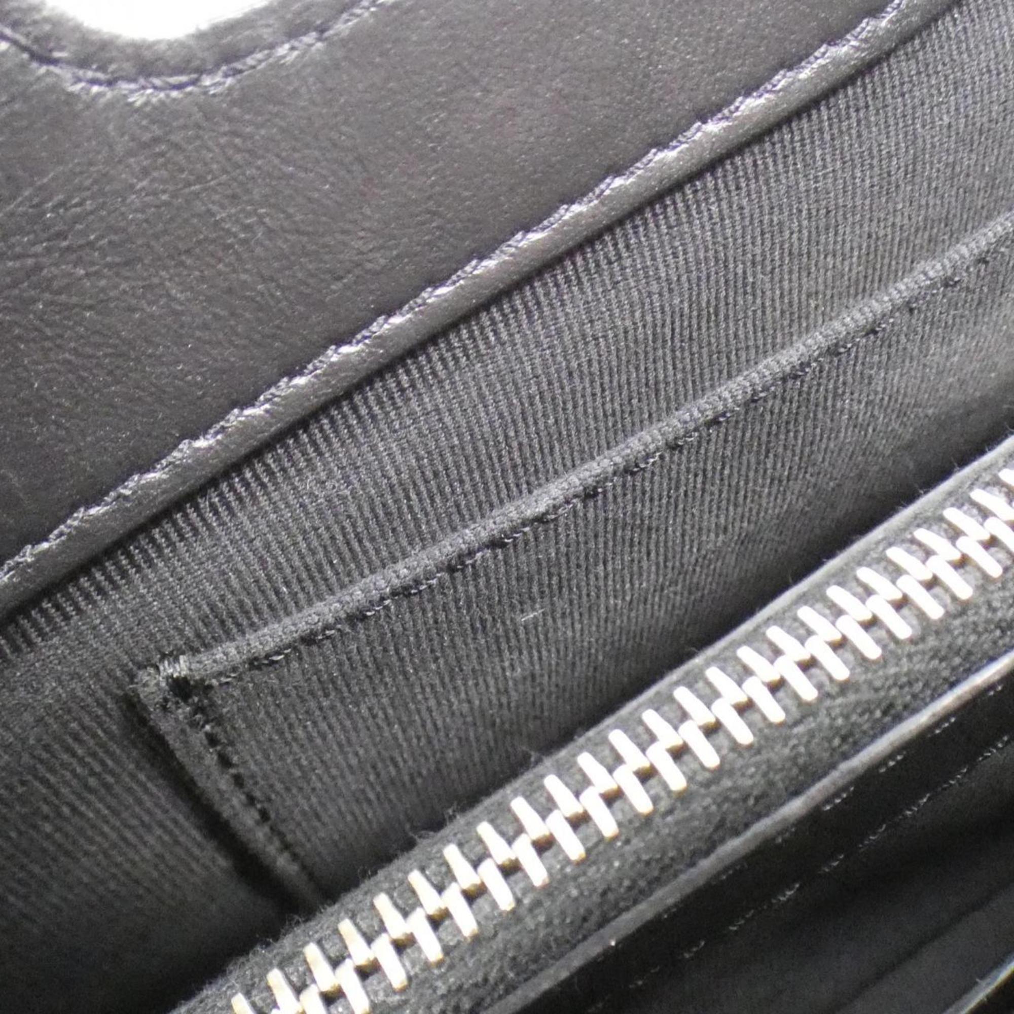 Chanel Black Leather Shoulder Bag (Pre-Owned)