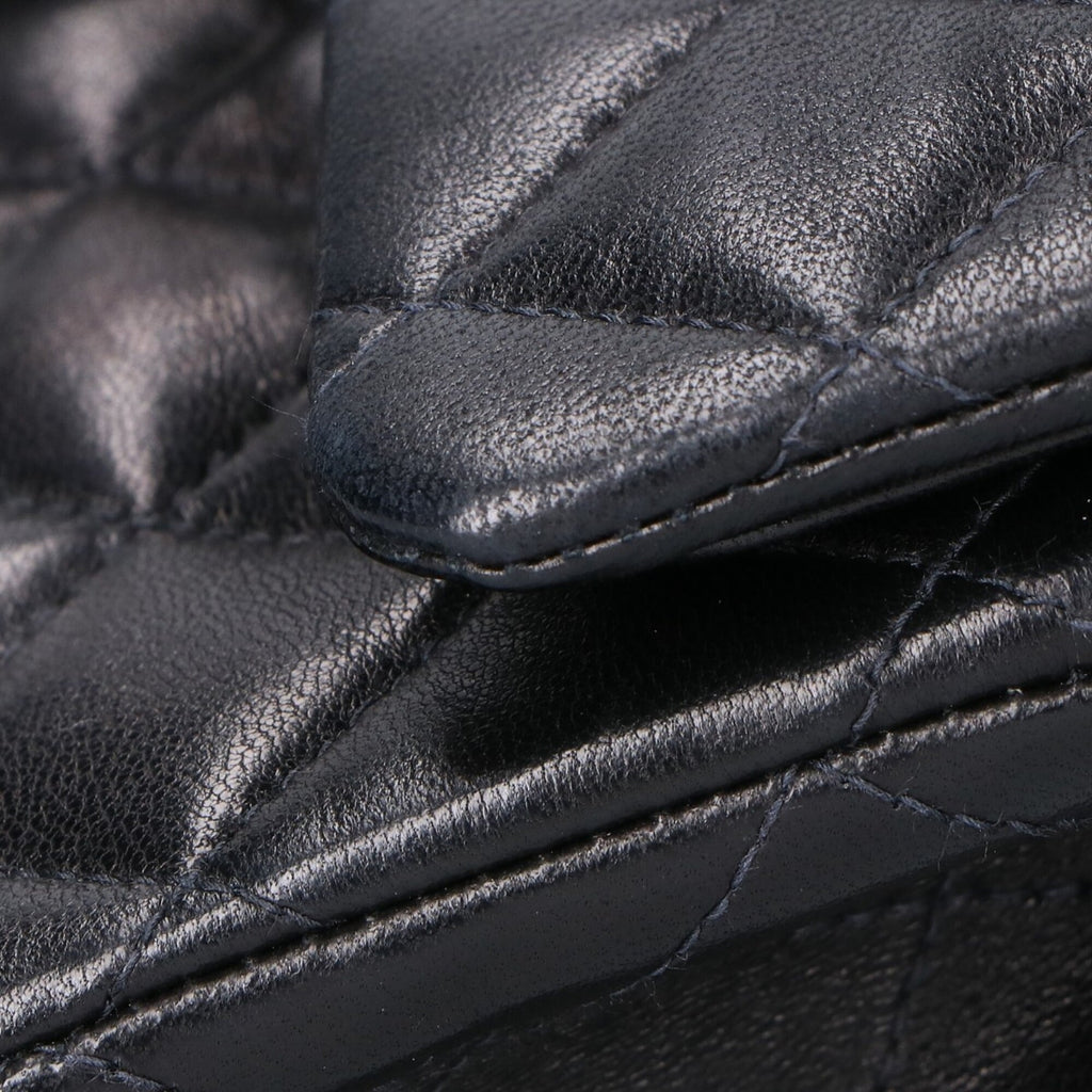 Chanel Matelasse Black Leather Shoulder Bag (Pre-Owned)