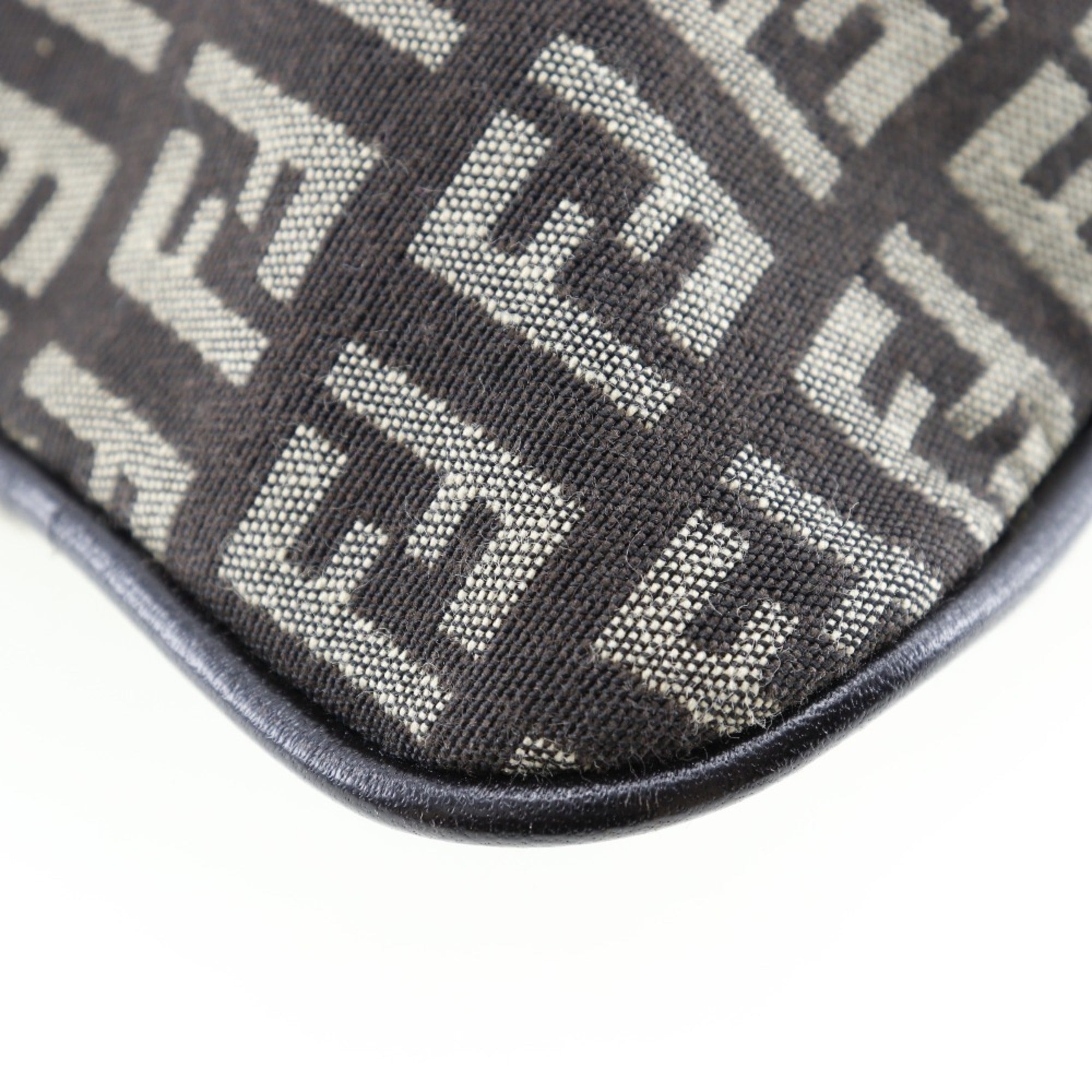 Fendi Zucchino Brown Canvas Shoulder Bag (Pre-Owned)