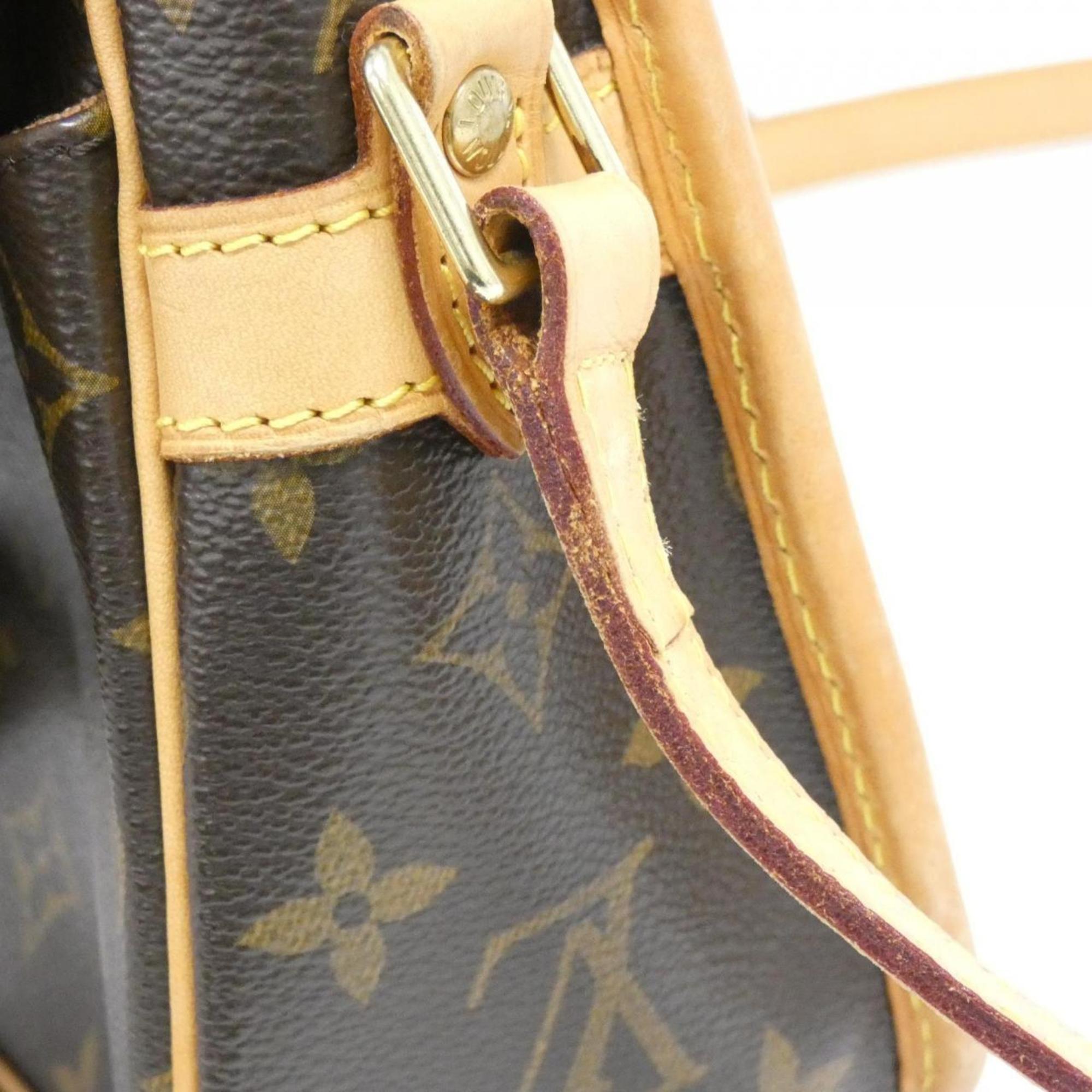 Louis Vuitton Marron Coated Canvas Shoulder Bag (Pre-Owned)