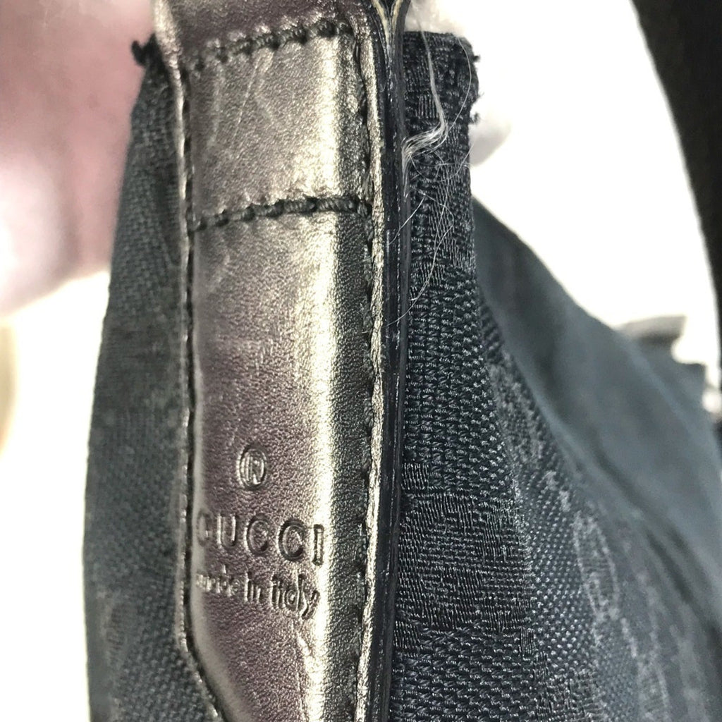Gucci Black Gg Canvas Shoulder Bag (Pre-Owned)