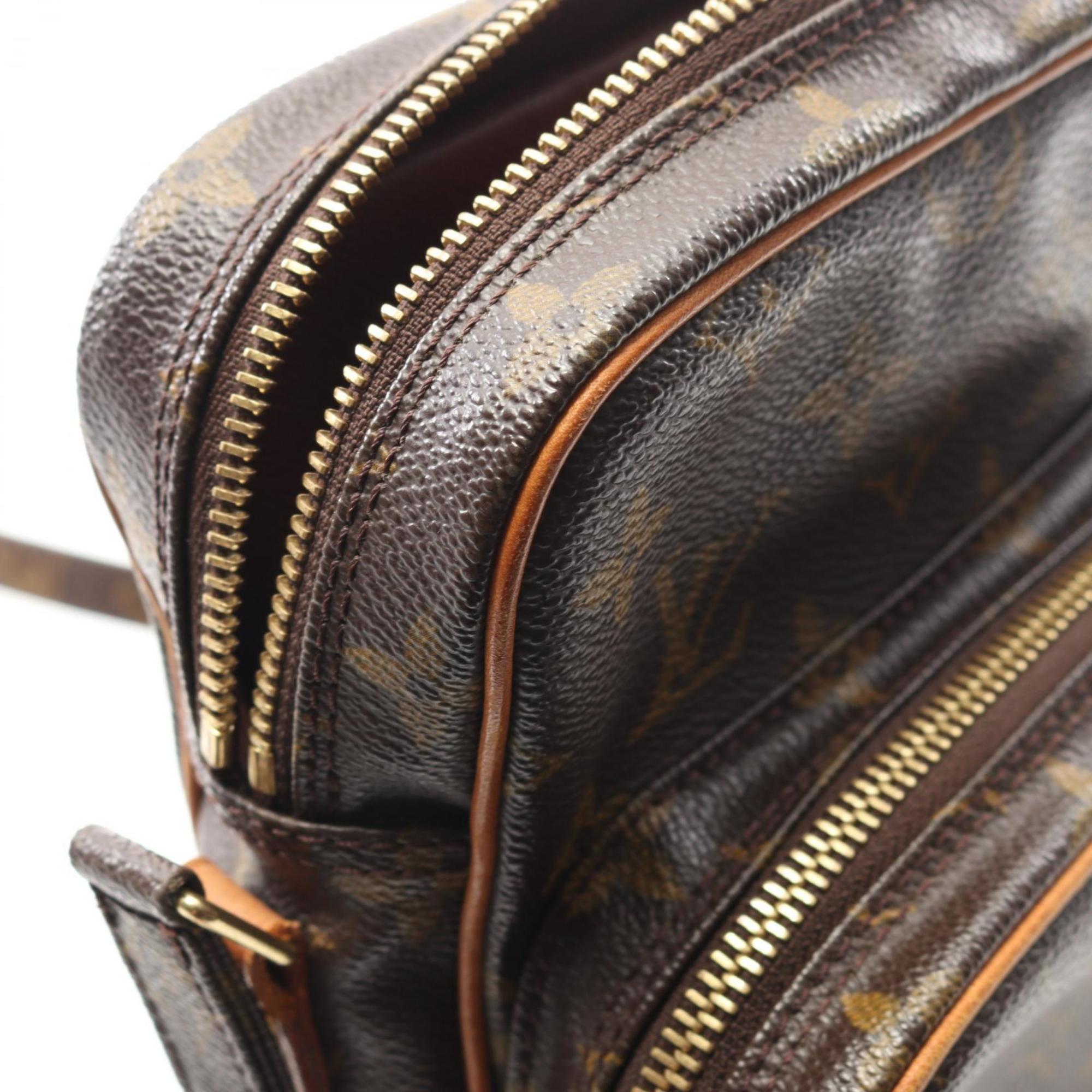 Louis Vuitton Brown Monogram Monogram Shoulder Bag (Pre-Owned)